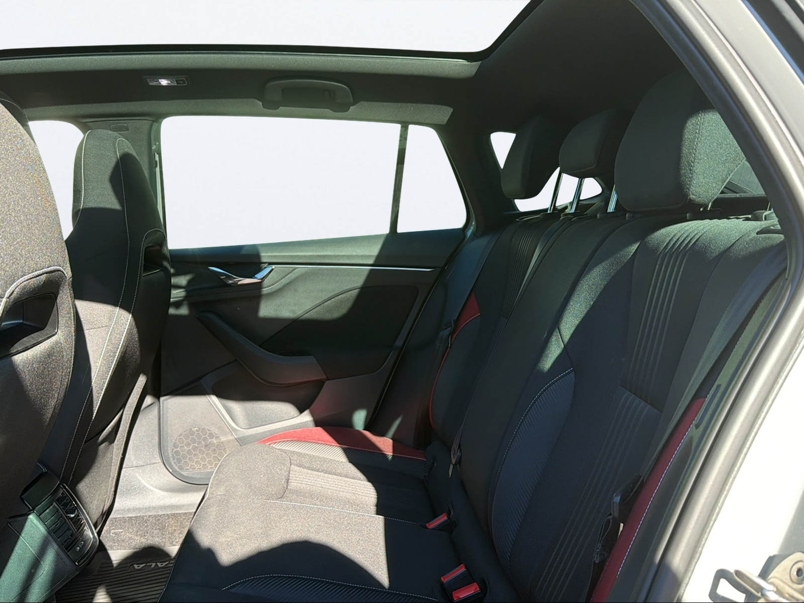 SKODA Scala 1.0 TSI Monte Carlo DSG-image-13
