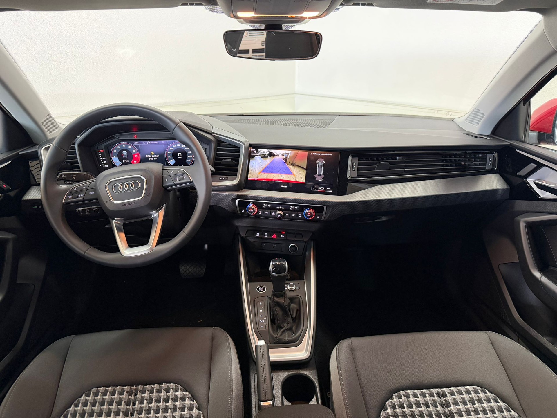 AUDI A1 Sportback 35 TFSI S Line S-tronic-image-9