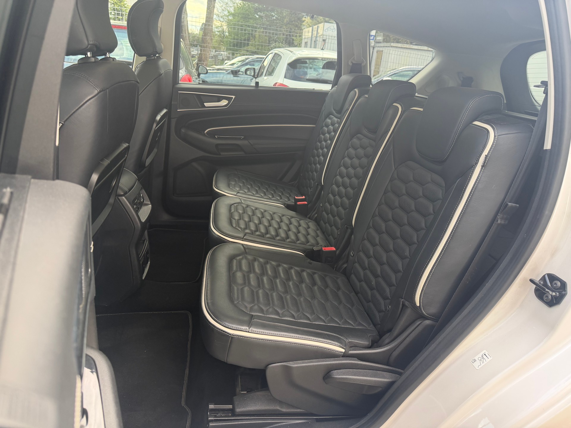 FORD S-Max 2.0 TDCi Vignale AWD PowerShift * 07x Sitze * Leder * Navi * Xenon * Klima-Auto * PDC V&H - RF.Kamera * Tempomat *-image-3