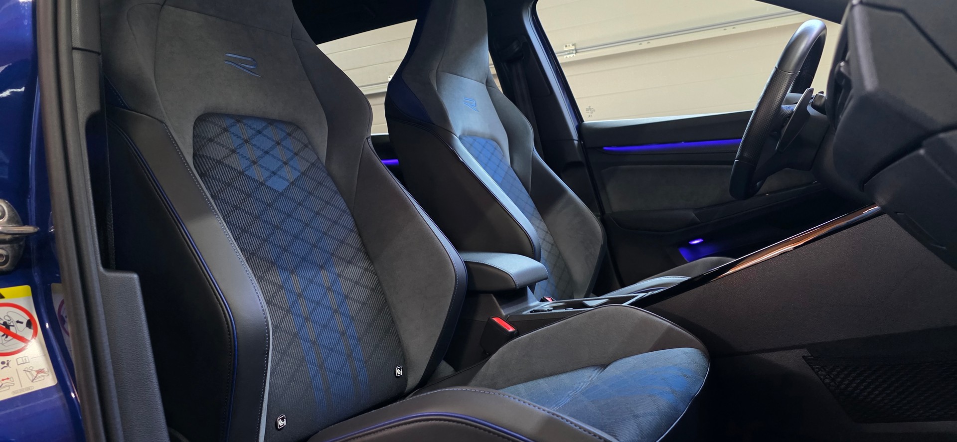VW Golf Variant 2.0 TSI R DSG 4Motion *ACC*LaneAssist*Lenkrad- und Sitzheizung*Ambientebeleuchtung*Carplay/AndroidAuto*-image-24