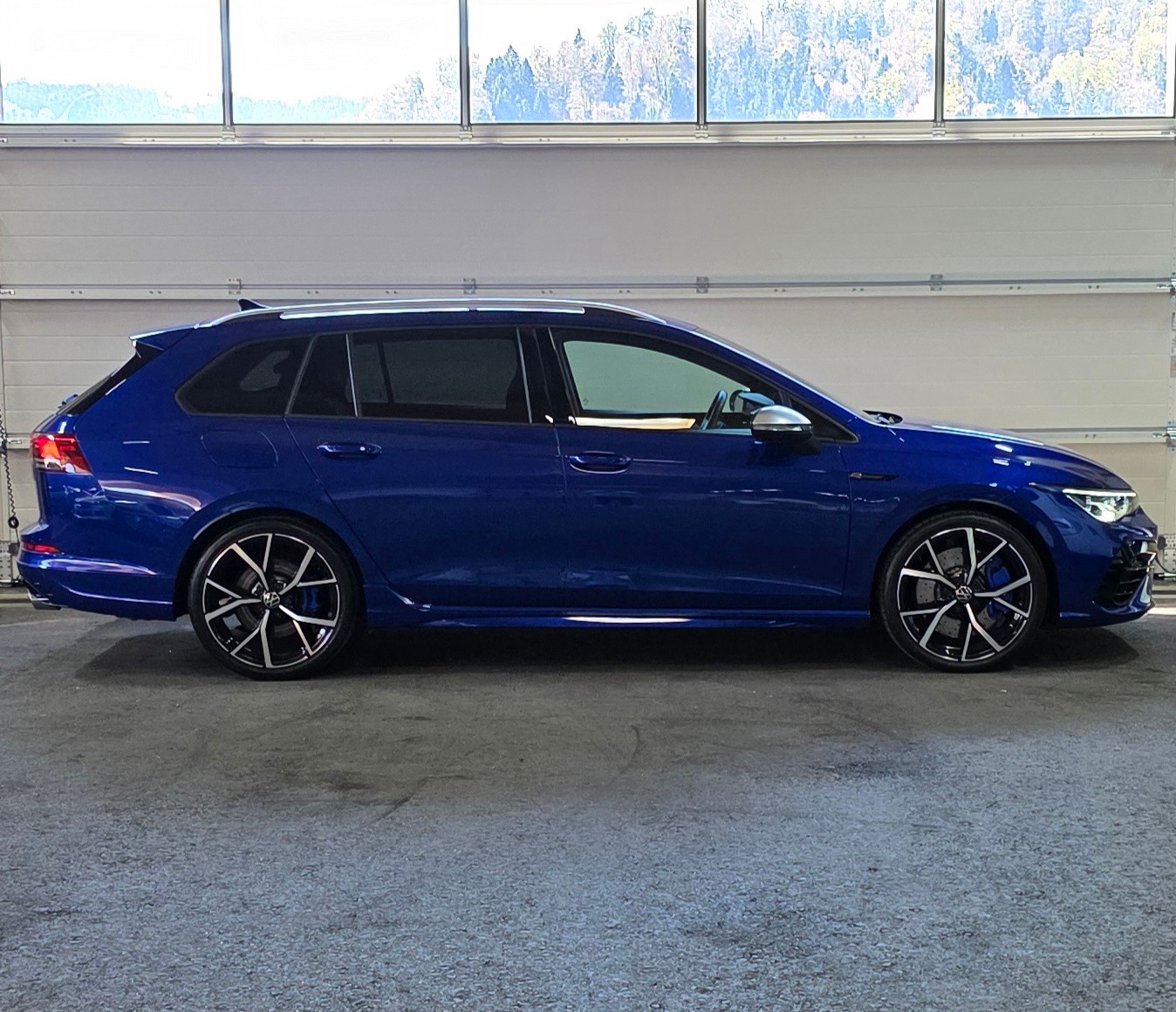 VW Golf Variant 2.0 TSI R DSG 4Motion *ACC*LaneAssist*Lenkrad- und Sitzheizung*Ambientebeleuchtung*Carplay/AndroidAuto*-image-5