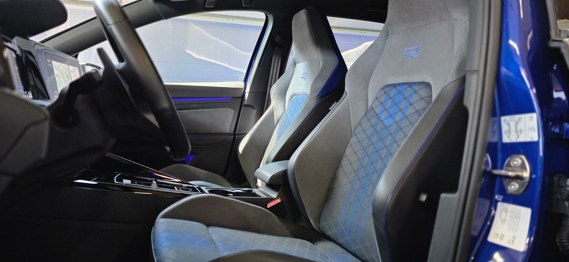 VW Golf Variant 2.0 TSI R DSG 4Motion *ACC*LaneAssist*Lenkrad- und Sitzheizung*Ambientebeleuchtung*Carplay/AndroidAuto*-image-9
