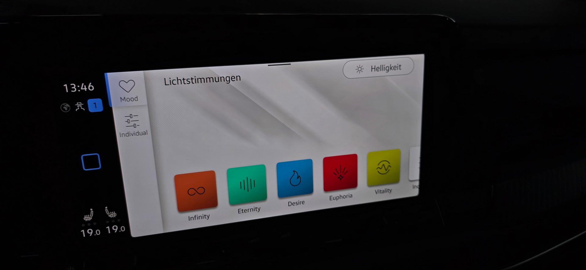 VW Golf Variant 2.0 TSI R DSG 4Motion *ACC*LaneAssist*Lenkrad- und Sitzheizung*Ambientebeleuchtung*Carplay/AndroidAuto*-image-20