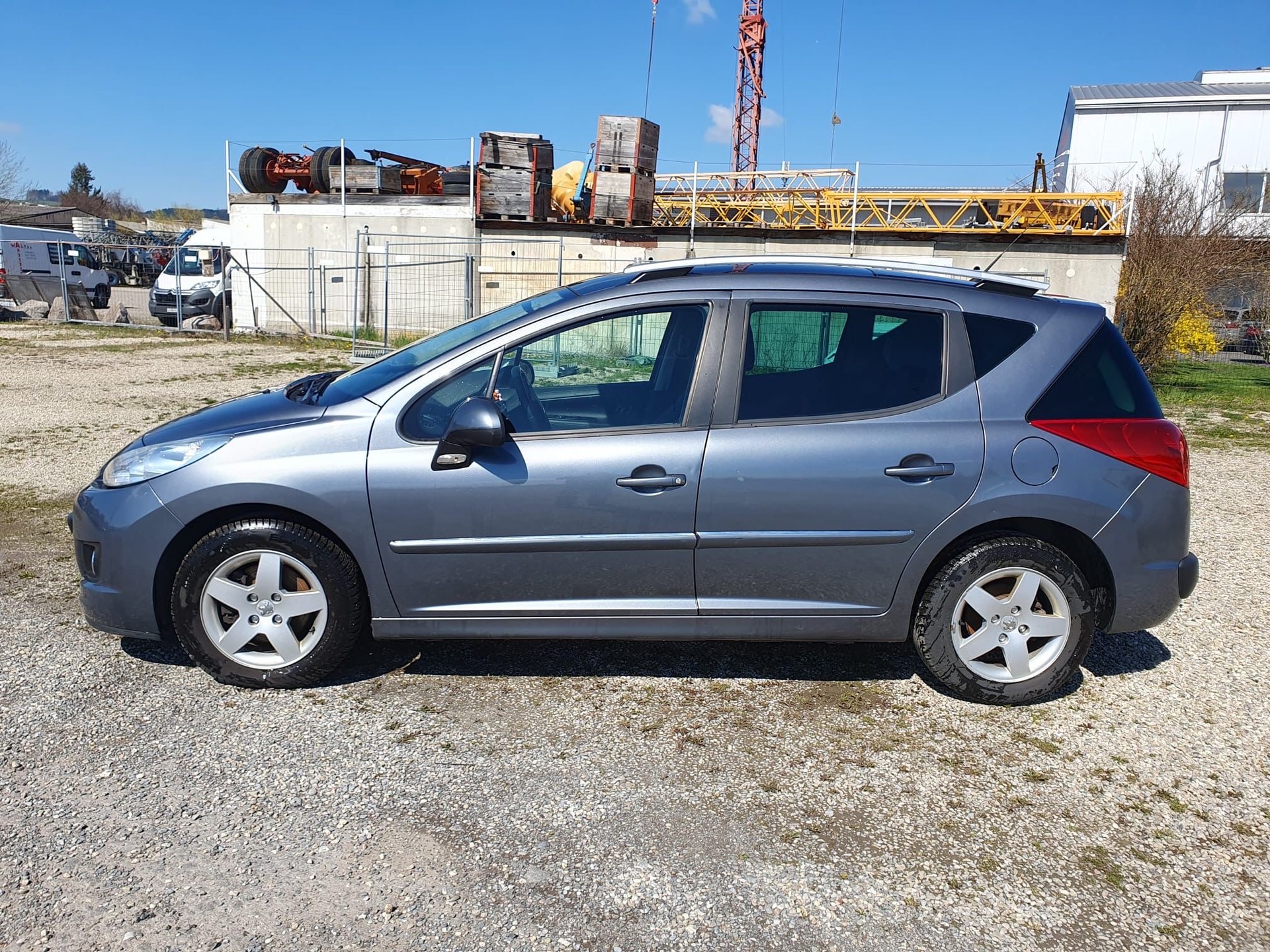 PEUGEOT 207 SW 1.6 16V Active-image-5