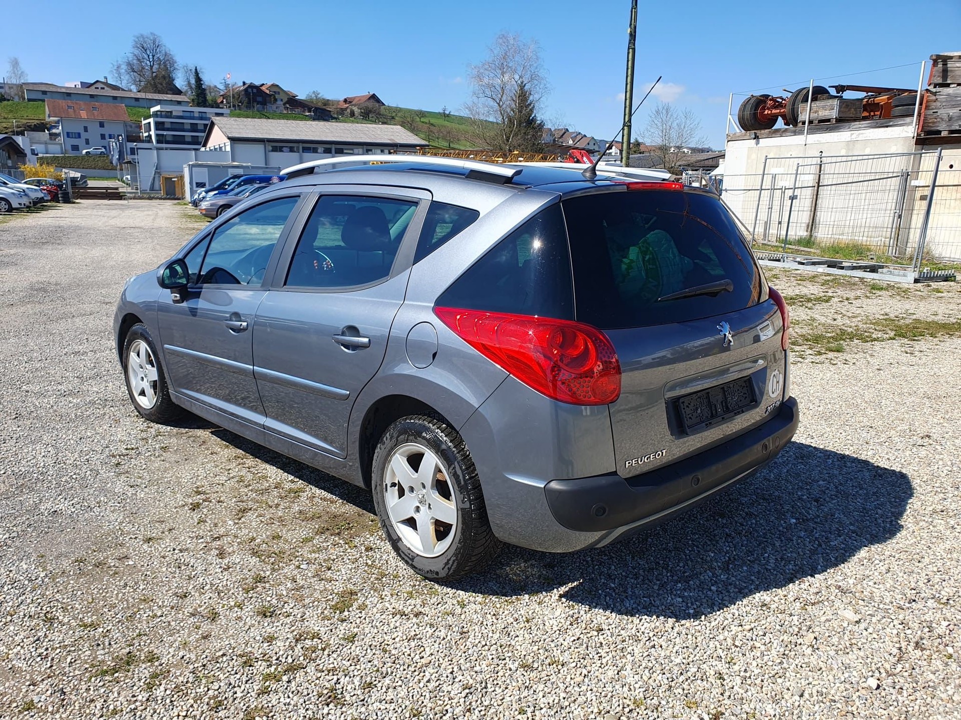 PEUGEOT 207 SW 1.6 16V Active-image-2