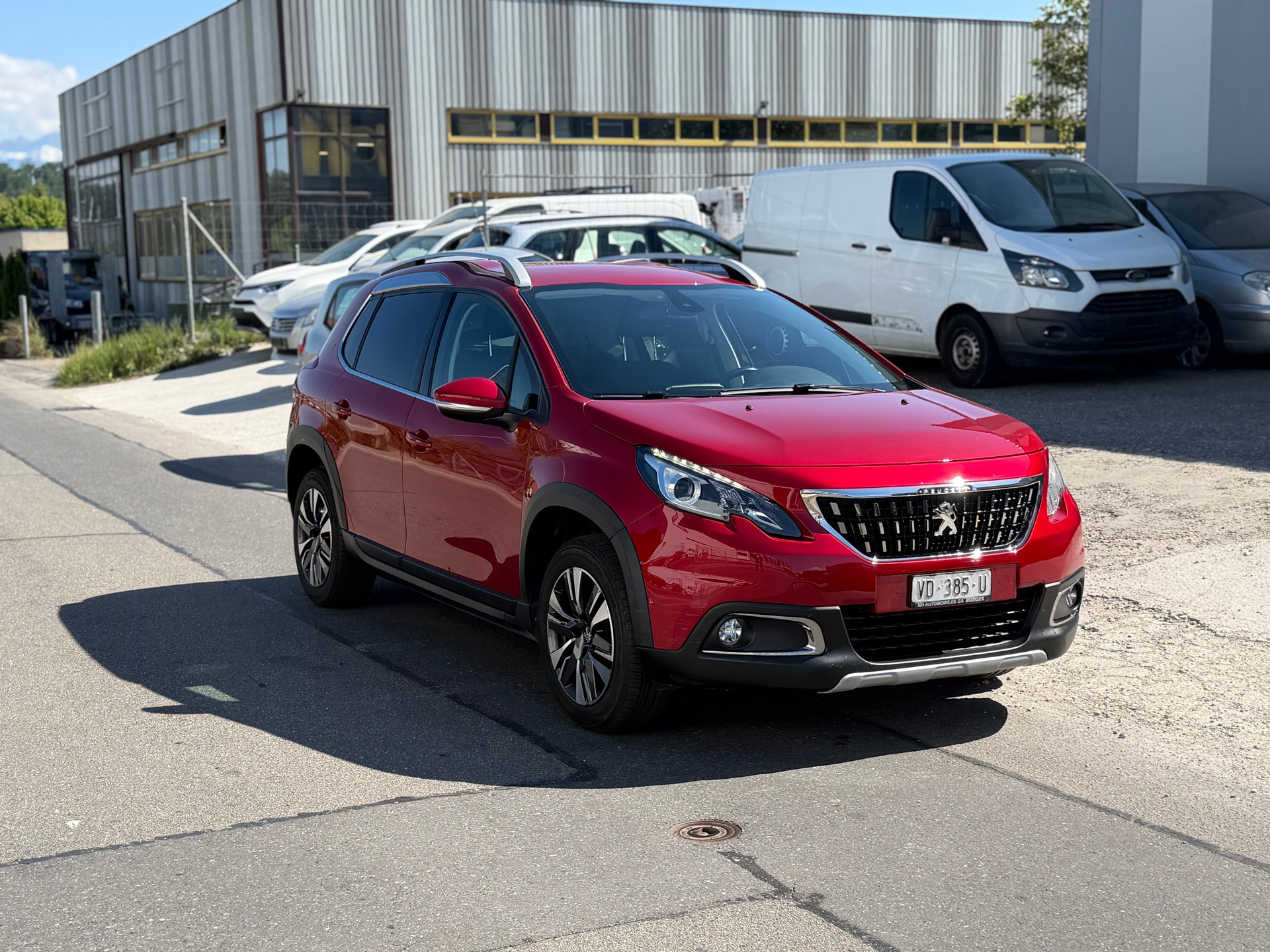 PEUGEOT 2008 1.2 PureTech Allure EAT6-image-2