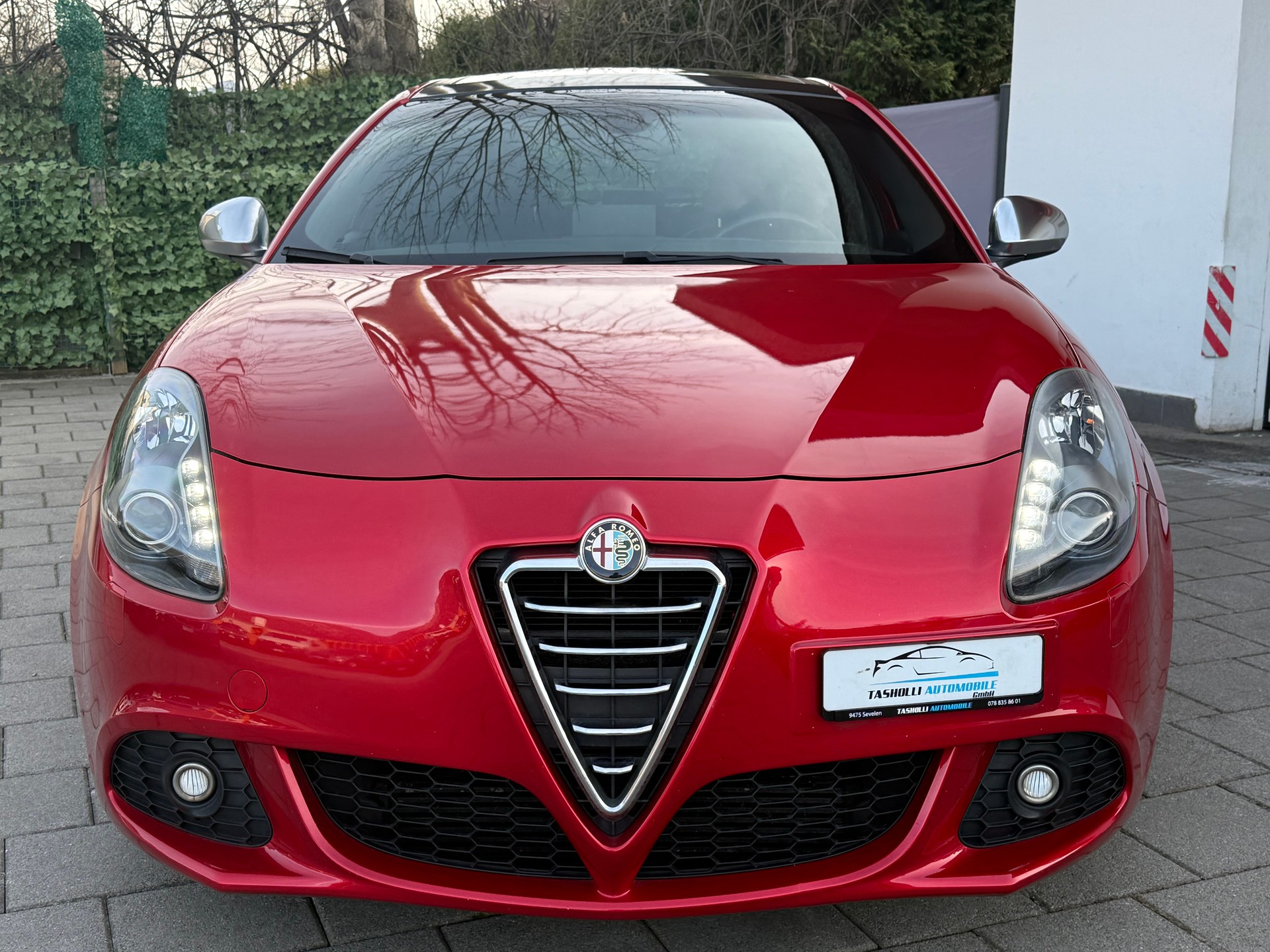 ALFA ROMEO Giulietta 1750 TBi Quadrifoglio Verde-image-1