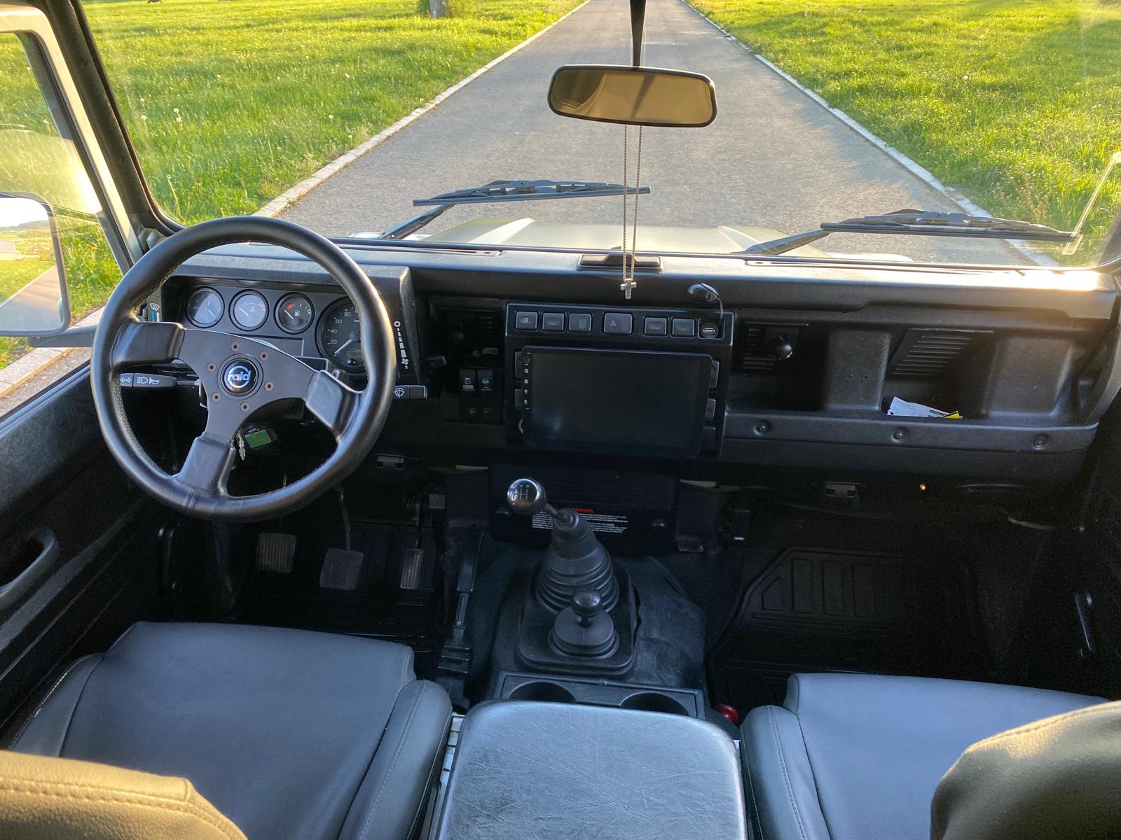 LAND ROVER Defender 130 2.5Td5 DoubleCab-image-10