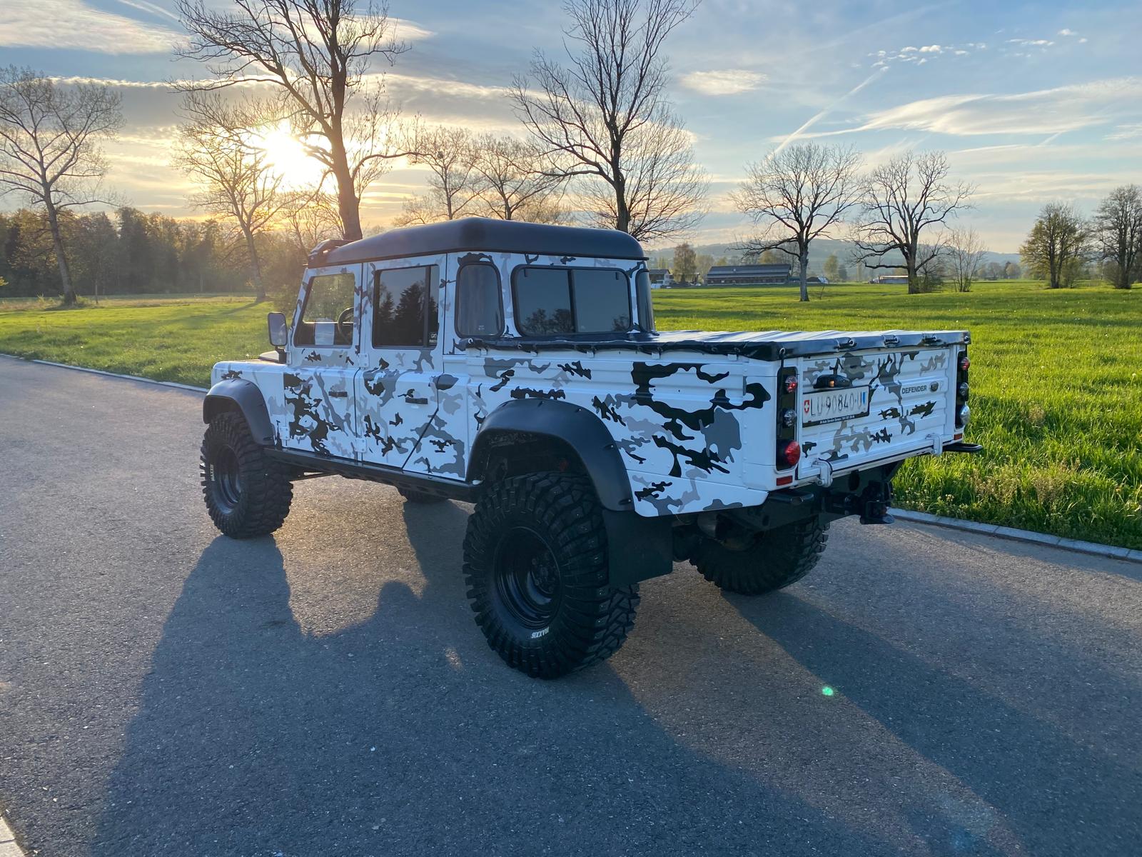 LAND ROVER Defender 130 2.5Td5 DoubleCab-image-2