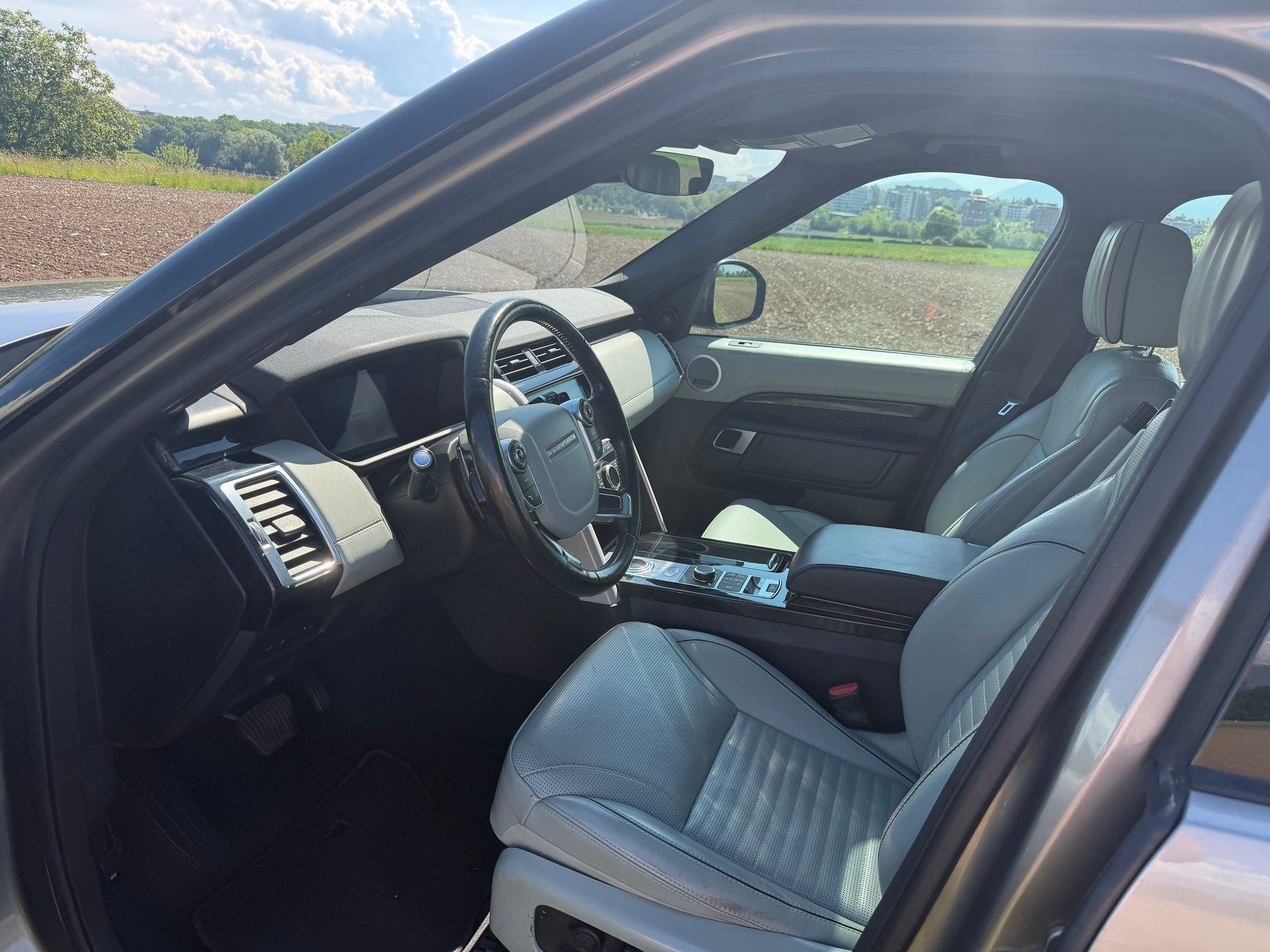 LAND ROVER Discovery 3.0 Si6 HSE Luxury Automatic-image-10