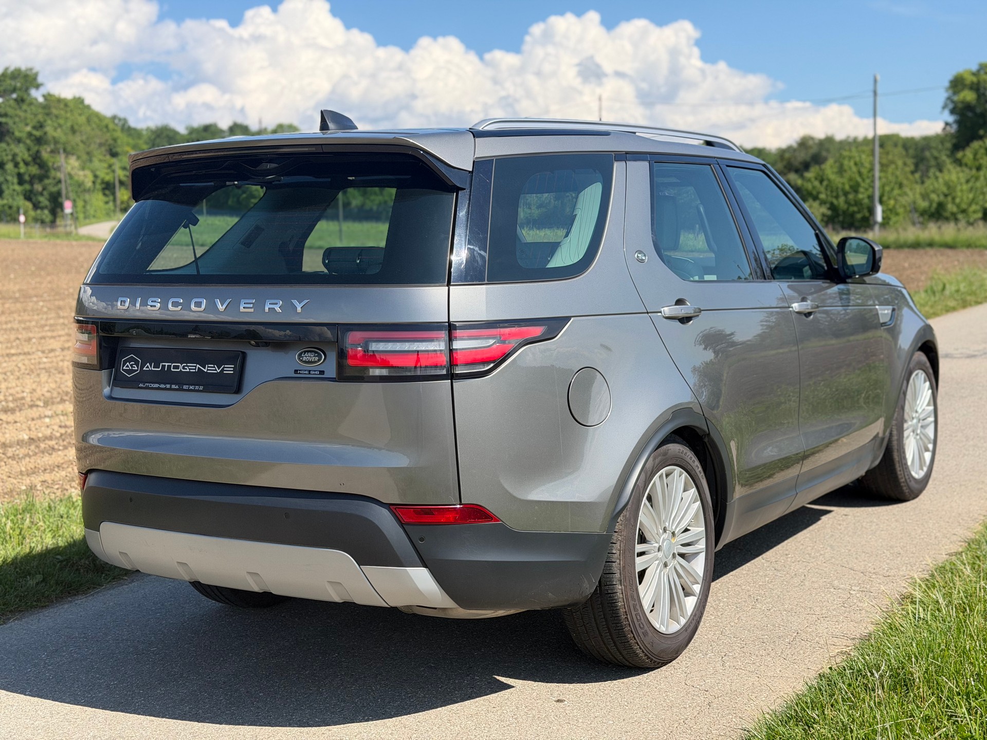 LAND ROVER Discovery 3.0 Si6 HSE Luxury Automatic-image-14