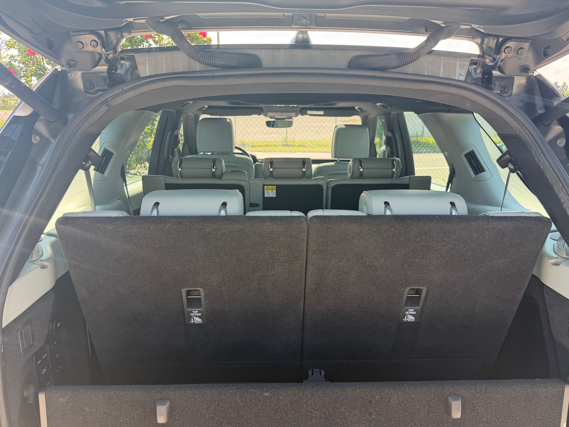 LAND ROVER Discovery 3.0 Si6 HSE Luxury Automatic-image-13
