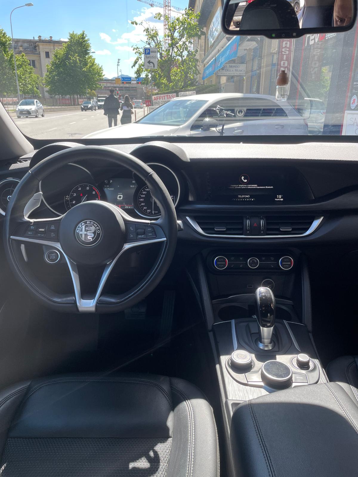 ALFA ROMEO Stelvio 2.0 Executive Q4 Automatic-image-8