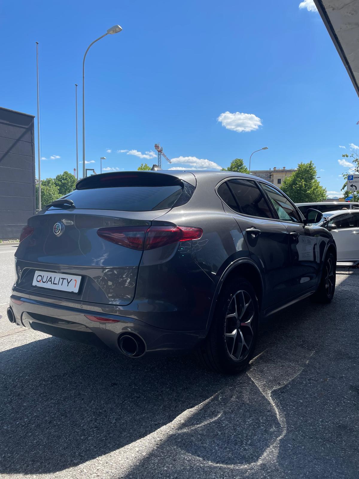 ALFA ROMEO Stelvio 2.0 Executive Q4 Automatic-image-1