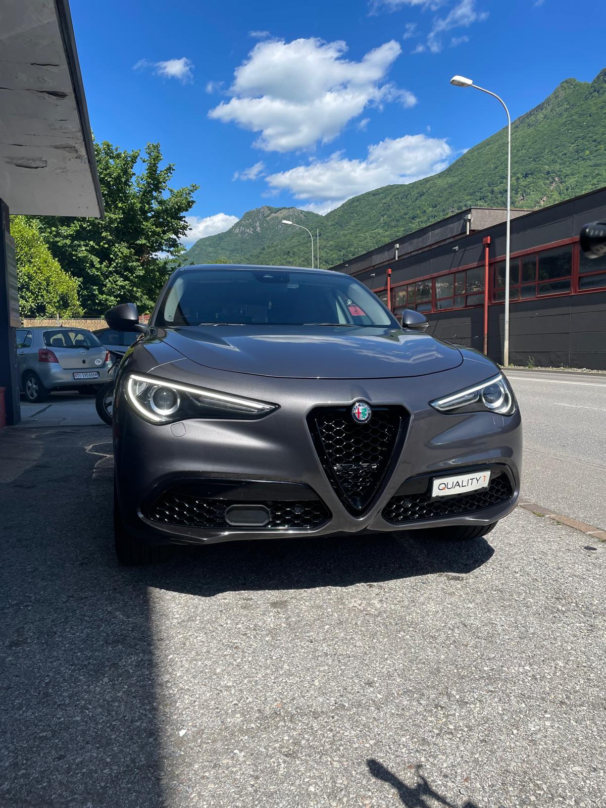ALFA ROMEO Stelvio 2.0 Executive Q4 Automatic-image-2