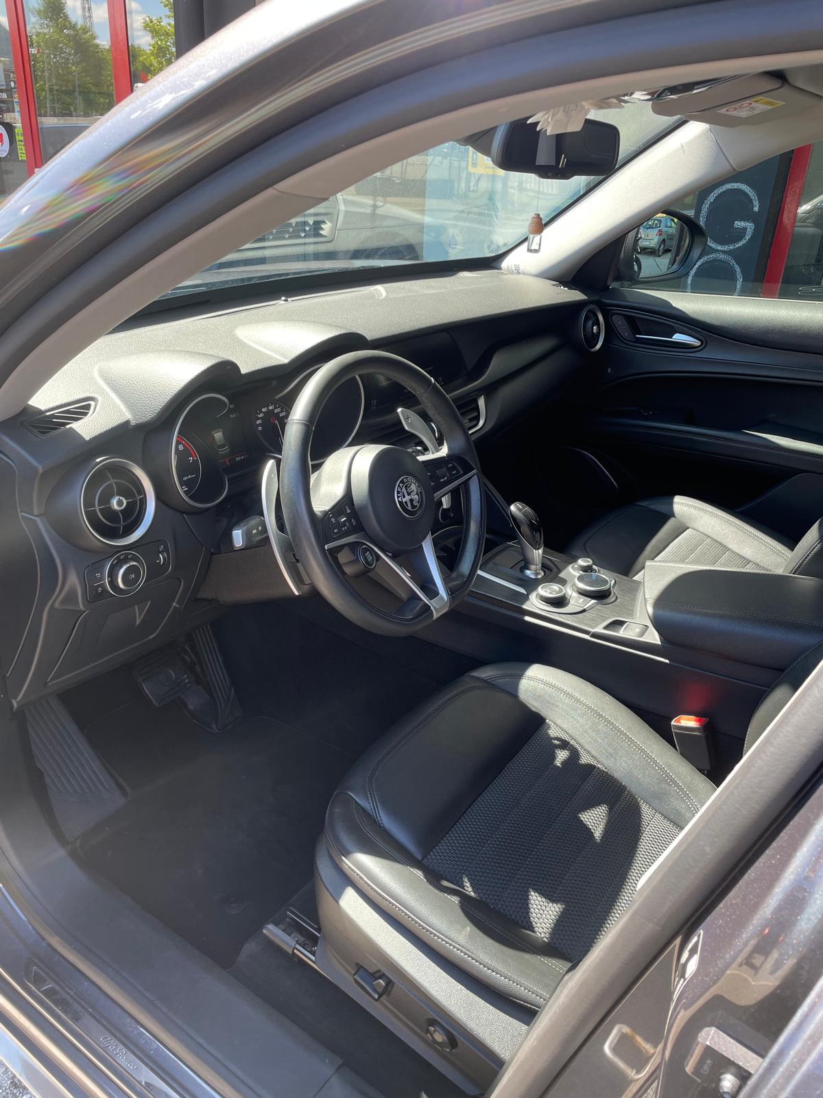 ALFA ROMEO Stelvio 2.0 Executive Q4 Automatic-image-7