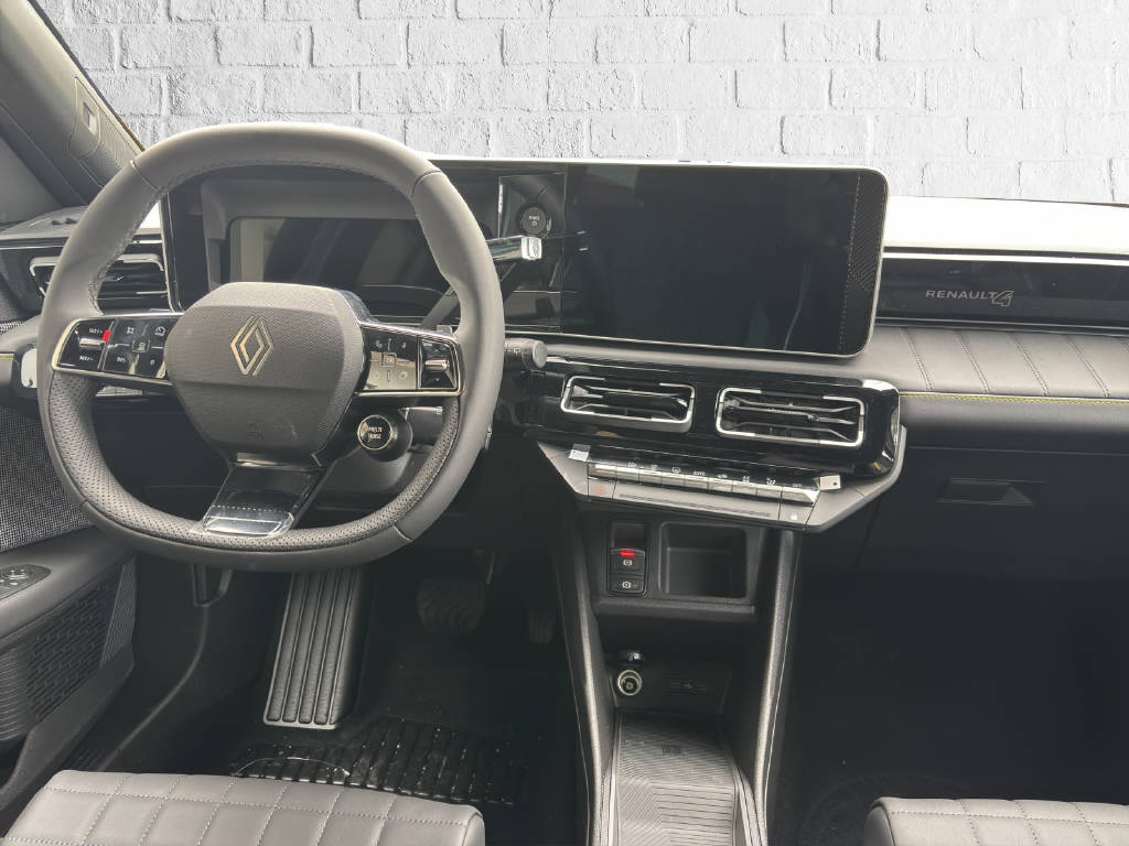 RENAULT R4 E-Tech Comfort Range iconic-image-7
