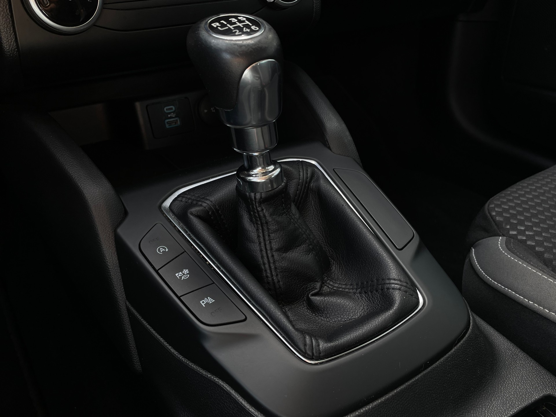 FORD Focus 1.5 TDCi Cool Connect-image-8