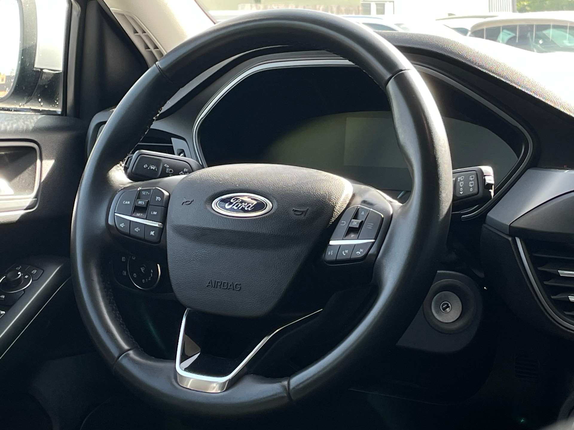 FORD Focus 1.5 TDCi Cool Connect-image-5