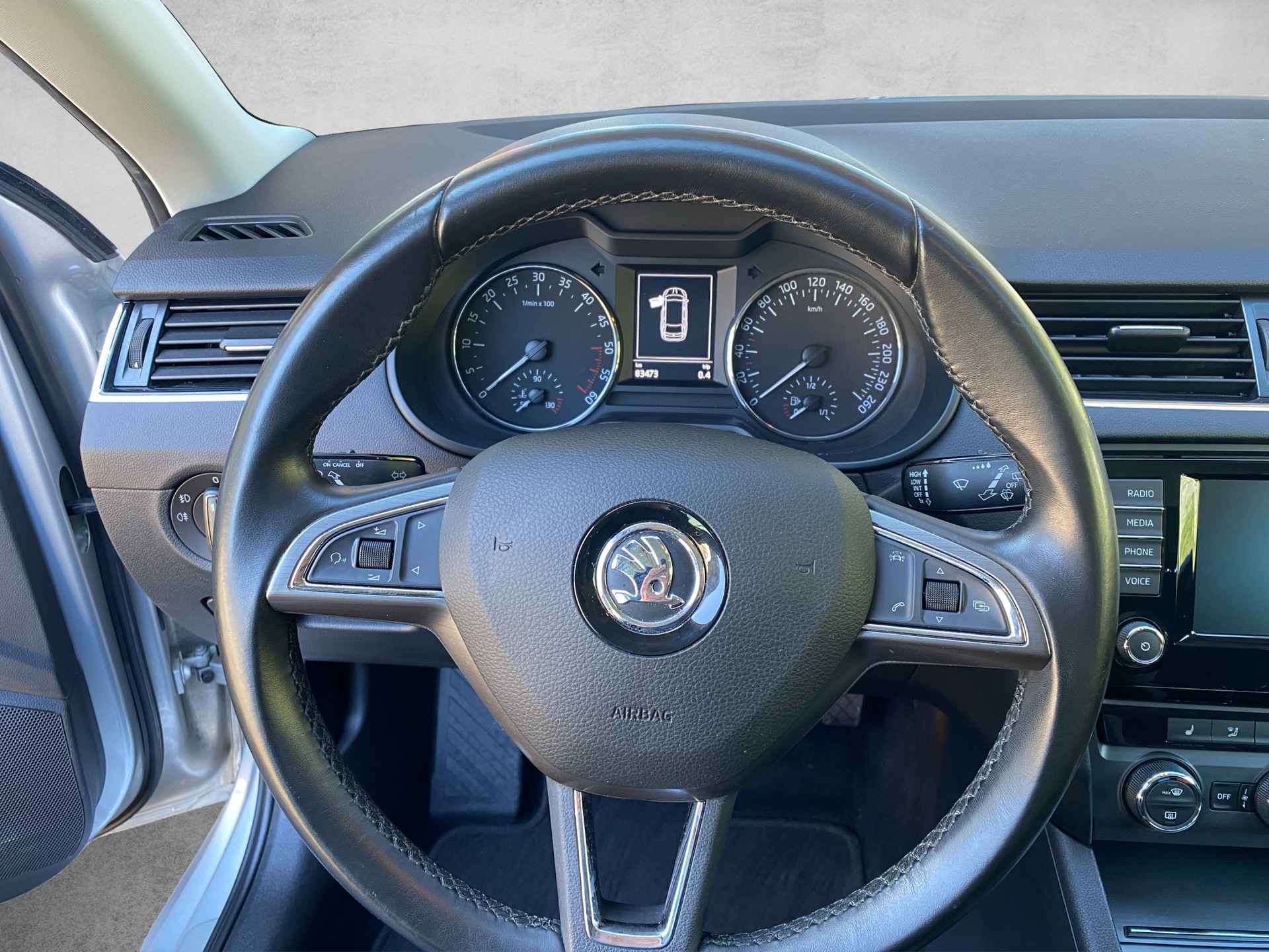 SKODA Octavia Combi 2.0 TDI Ambition 4x4-image-10