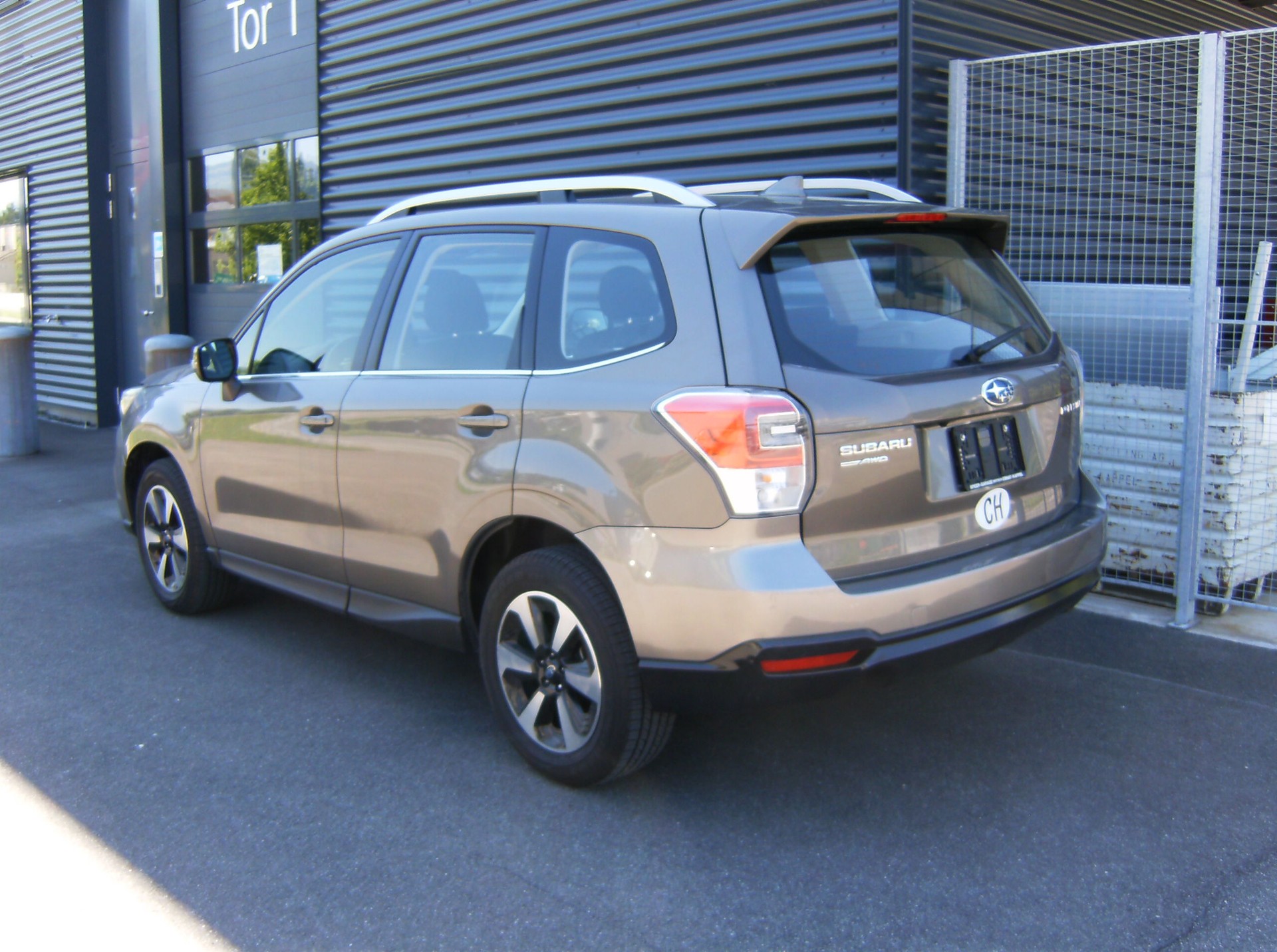 SUBARU Forester 2.0i Swiss-showroom-element-2