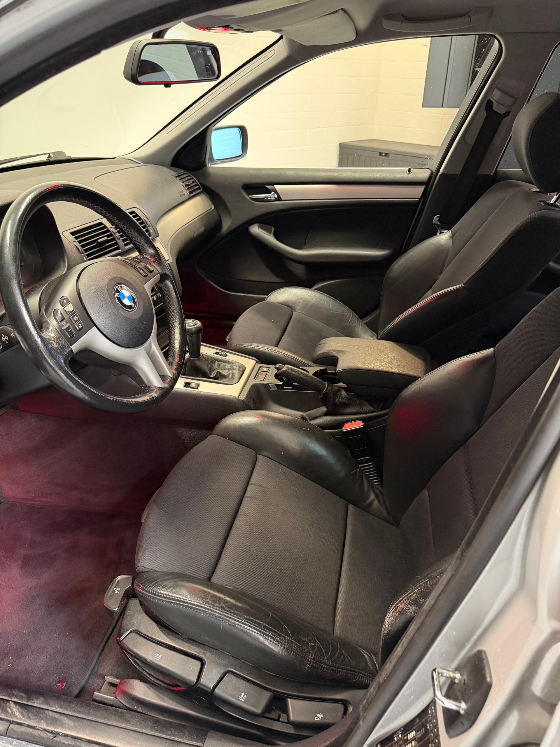 BMW 325i ***CH-Fahrzeug***-image-11