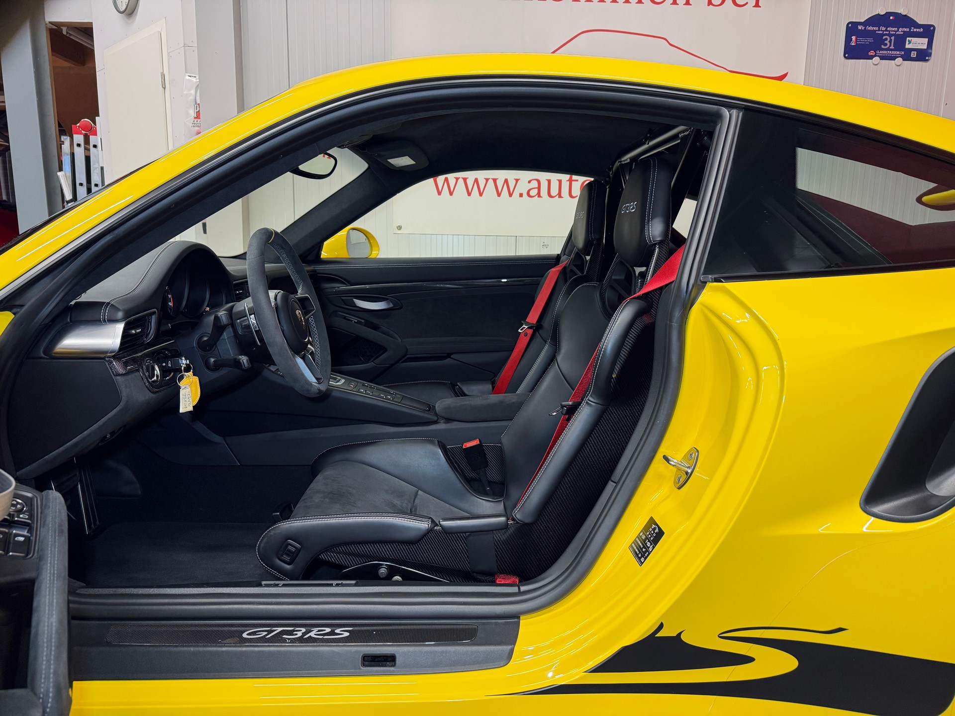 PORSCHE 911 GT3 RS PDK 991.1 „PTS Racing Yellow“-image-4