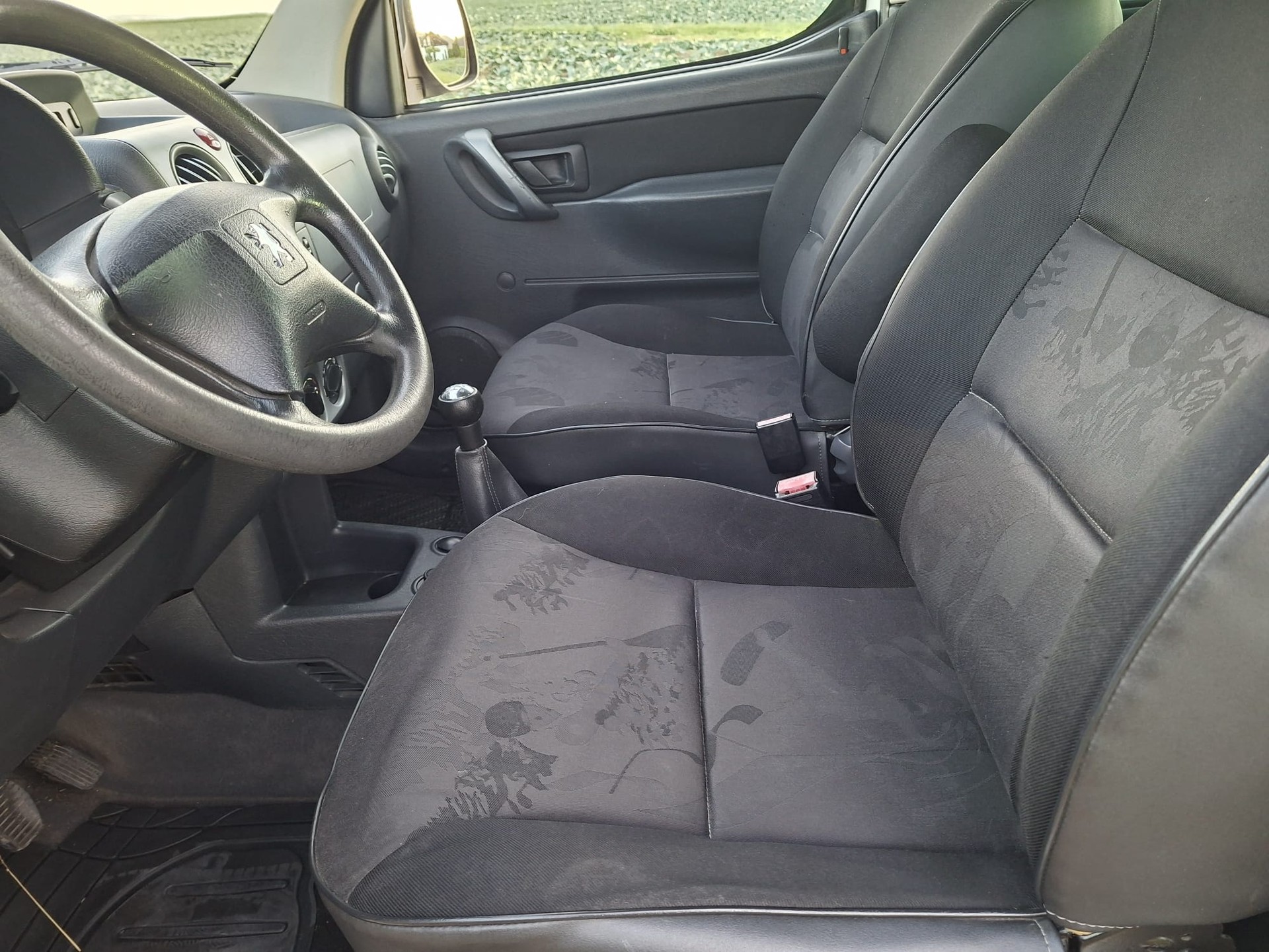 PEUGEOT Partner 1.6 HDI XT Plus-image-11