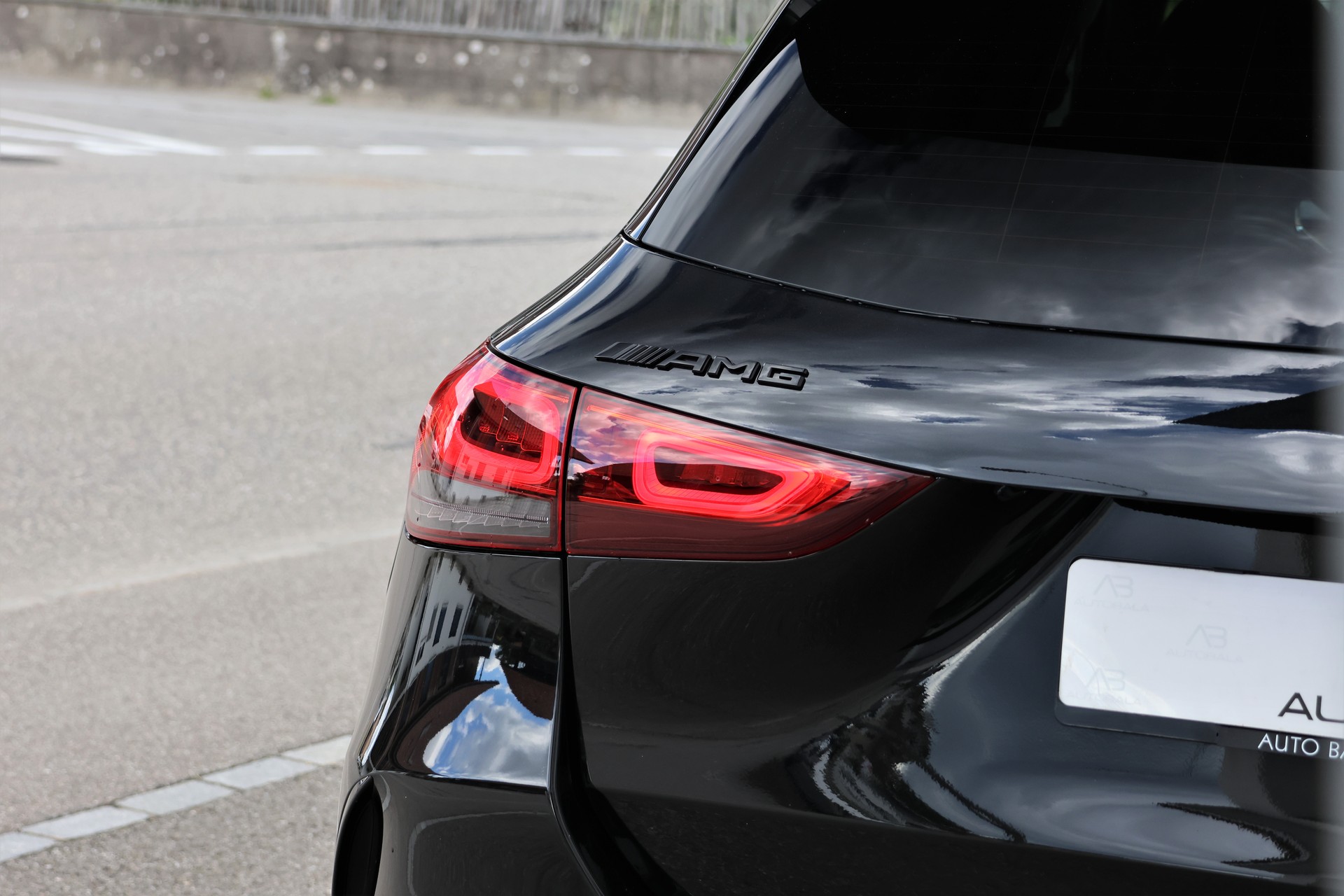 MERCEDES-BENZ GLA 45 S AMG 4Matic+ 8G-Speedshift DCT (CH)-image-5