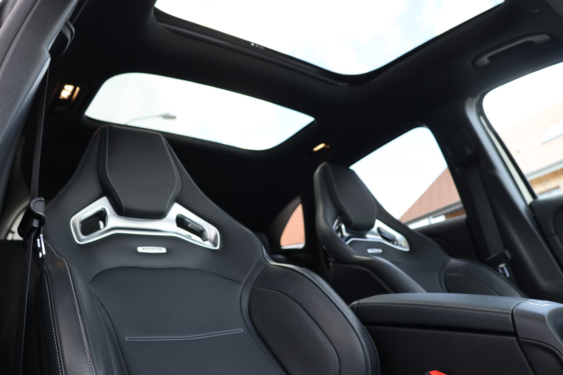 MERCEDES-BENZ GLA 45 S AMG 4Matic+ 8G-Speedshift DCT (CH)-image-22