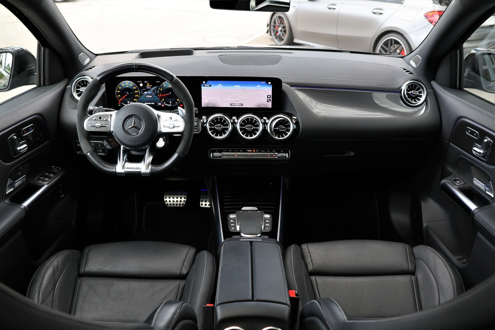 MERCEDES-BENZ GLA 45 S AMG 4Matic+ 8G-Speedshift DCT (CH)-image-16