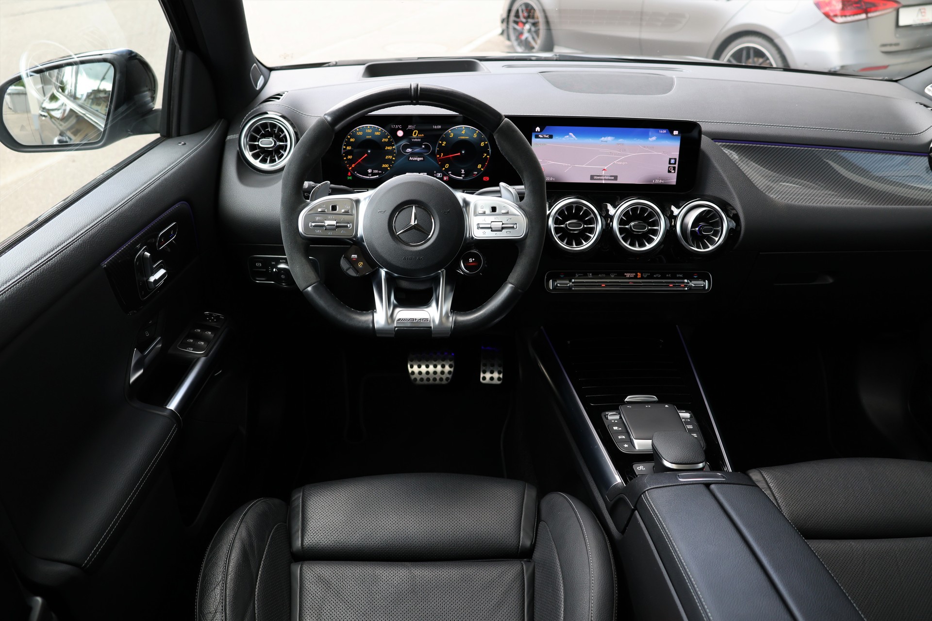 MERCEDES-BENZ GLA 45 S AMG 4Matic+ 8G-Speedshift DCT (CH)-image-14