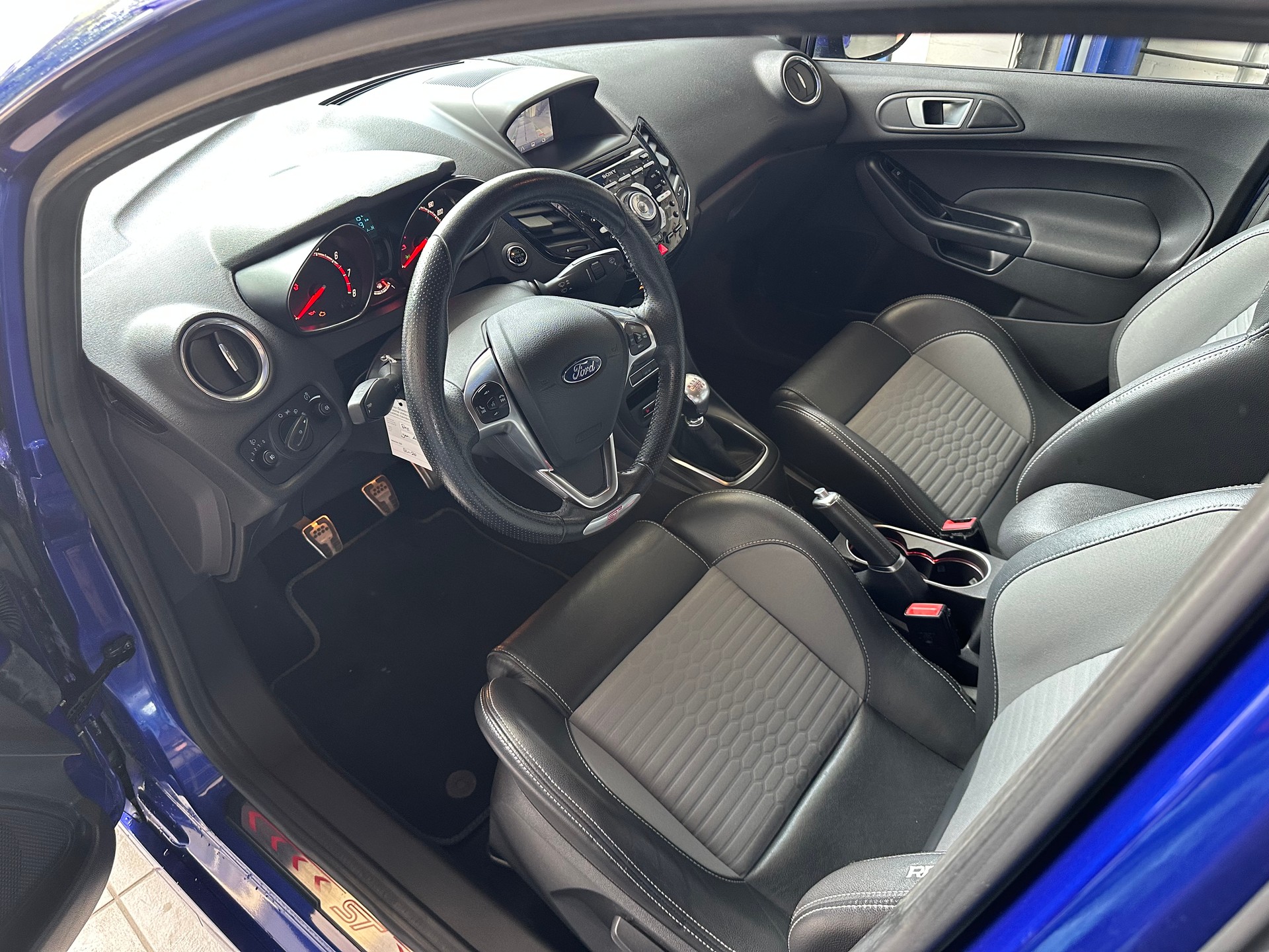 FORD 1.6 EcoB ST-2-image-2