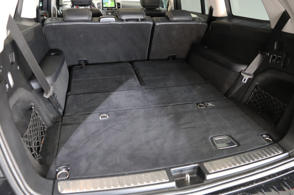 MERCEDES-BENZ GLS 350 d 4Matic-image-11