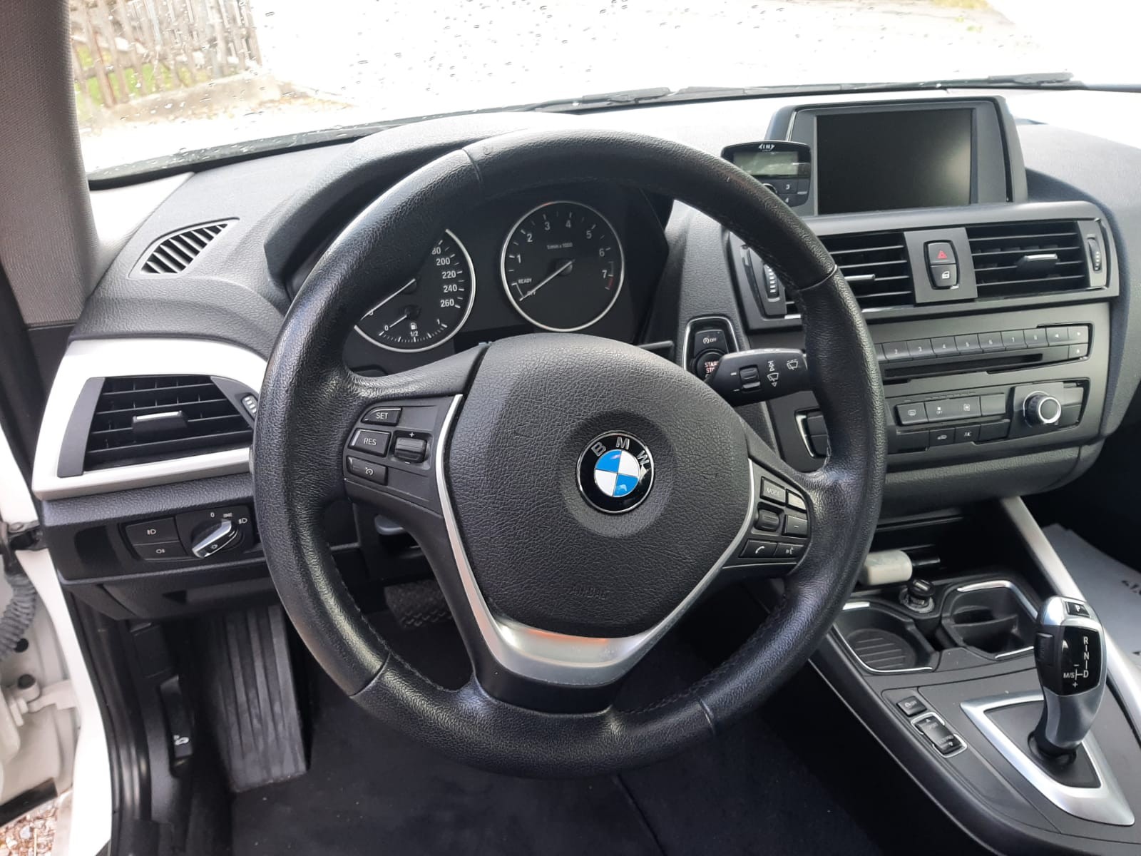 BMW 116i-image-2