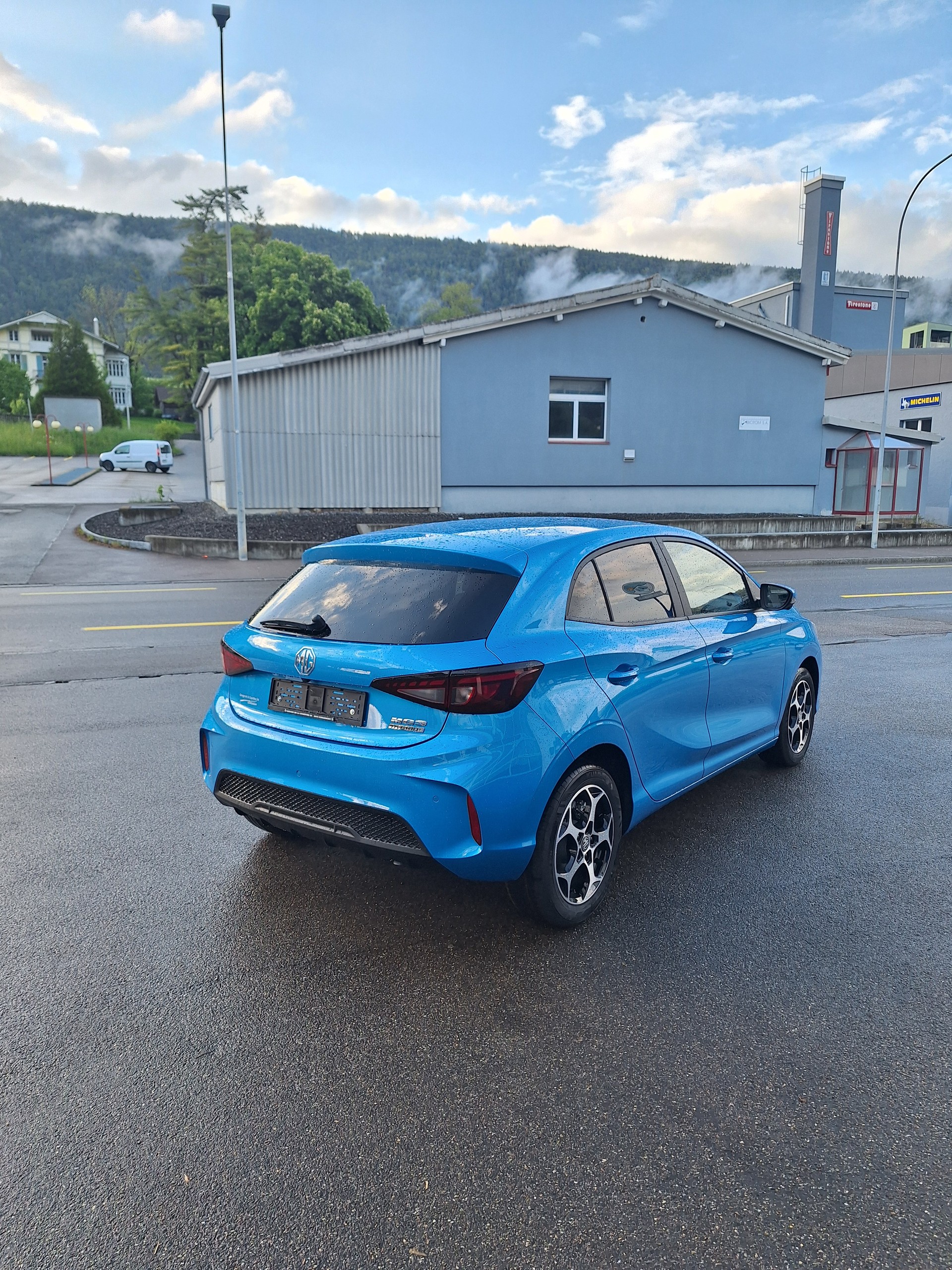 MG 3 1.5 Hybrid Luxury Aut.-image-2