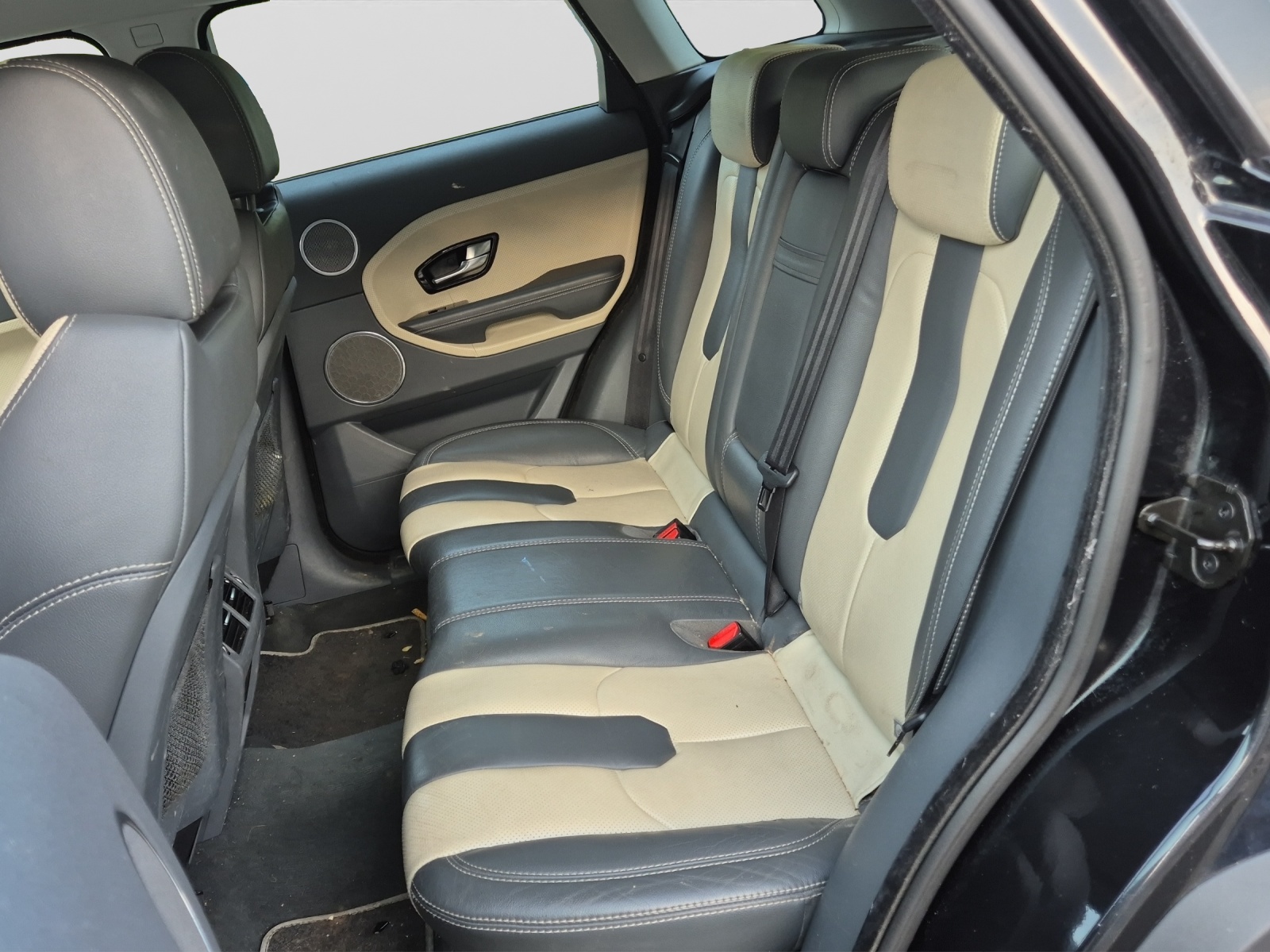 LAND ROVER Range Rover Evoque 2.2 TD4 Prestige AT6-image-15