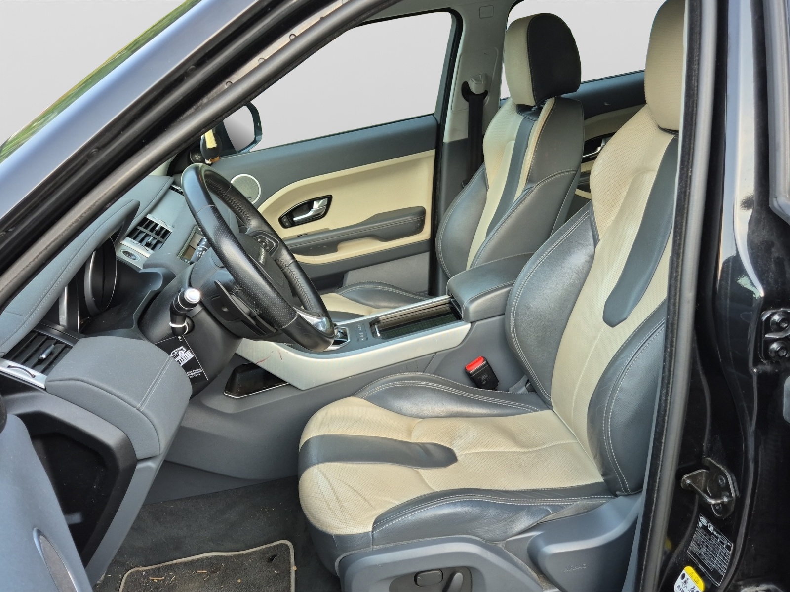 LAND ROVER Range Rover Evoque 2.2 TD4 Prestige AT6-image-14