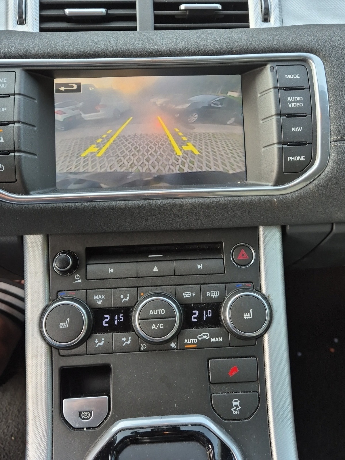 LAND ROVER Range Rover Evoque 2.2 TD4 Prestige AT6-image-13