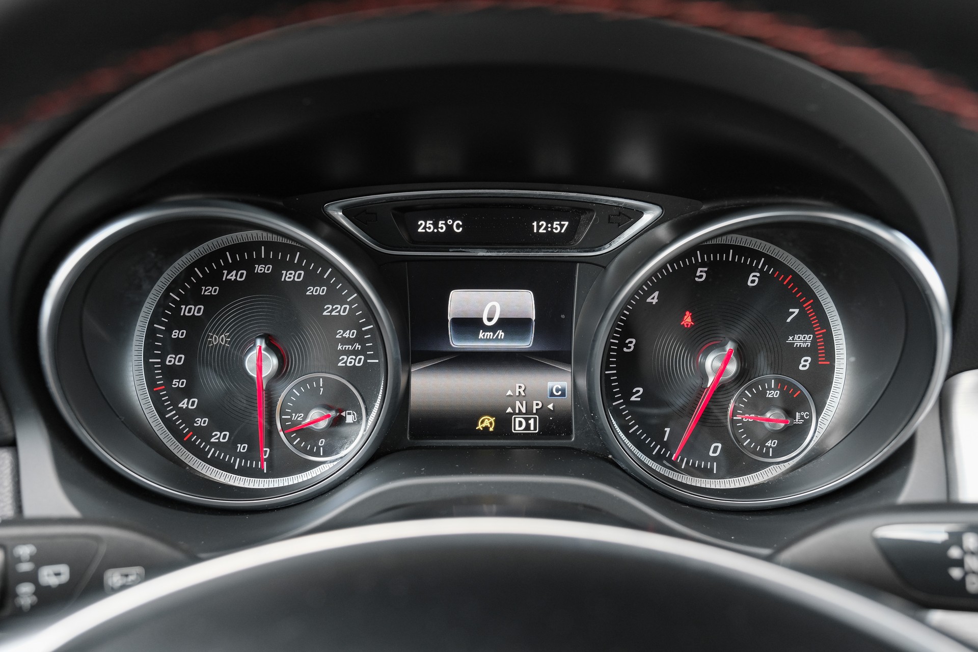 MERCEDES-BENZ GLA 220 AMG Line 4Matic 7G-DCT-image-16