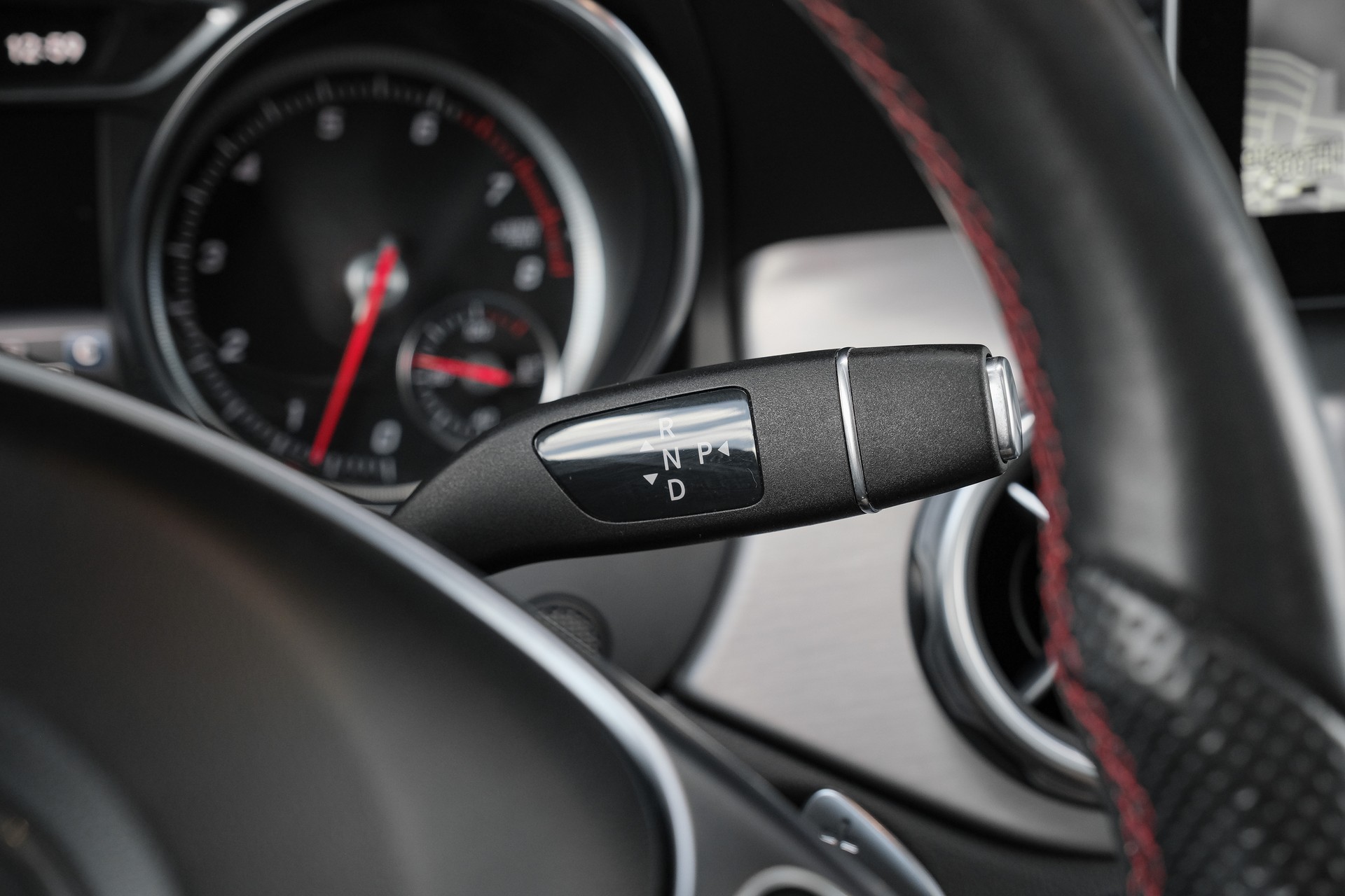 MERCEDES-BENZ GLA 220 AMG Line 4Matic 7G-DCT-image-19