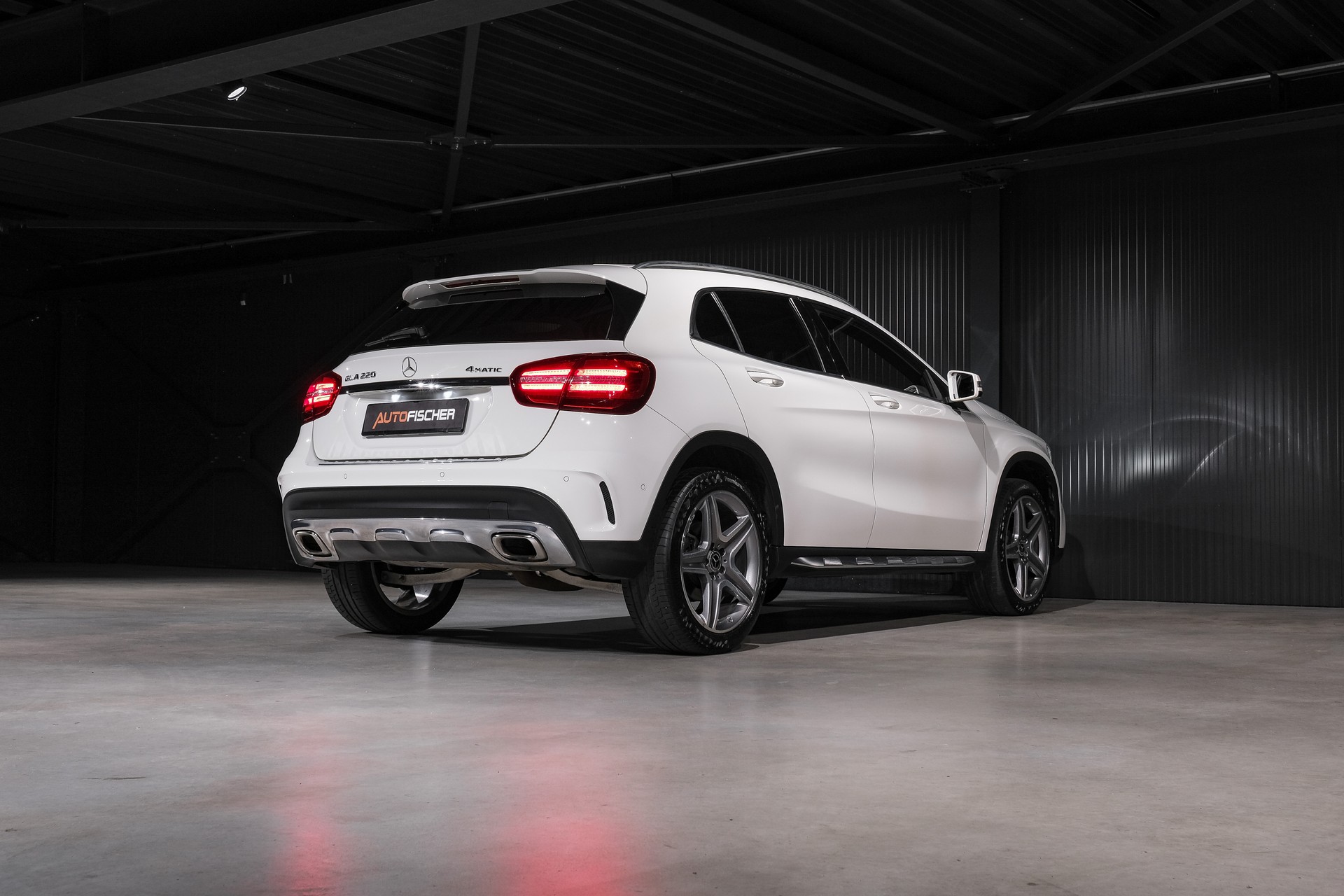 MERCEDES-BENZ GLA 220 AMG Line 4Matic 7G-DCT-image-6