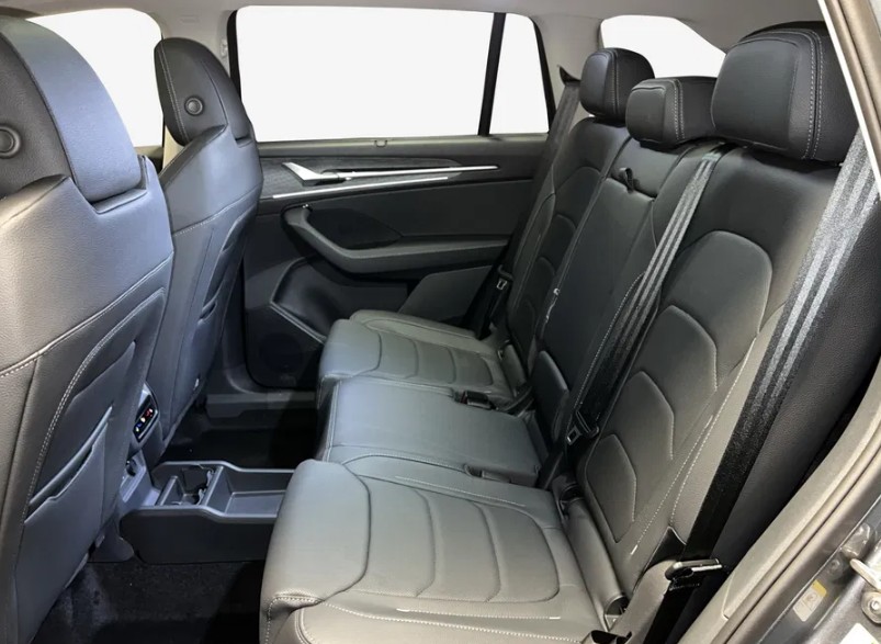 SKODA Kodiaq 2.0 TSI Selection 4x4-image-8