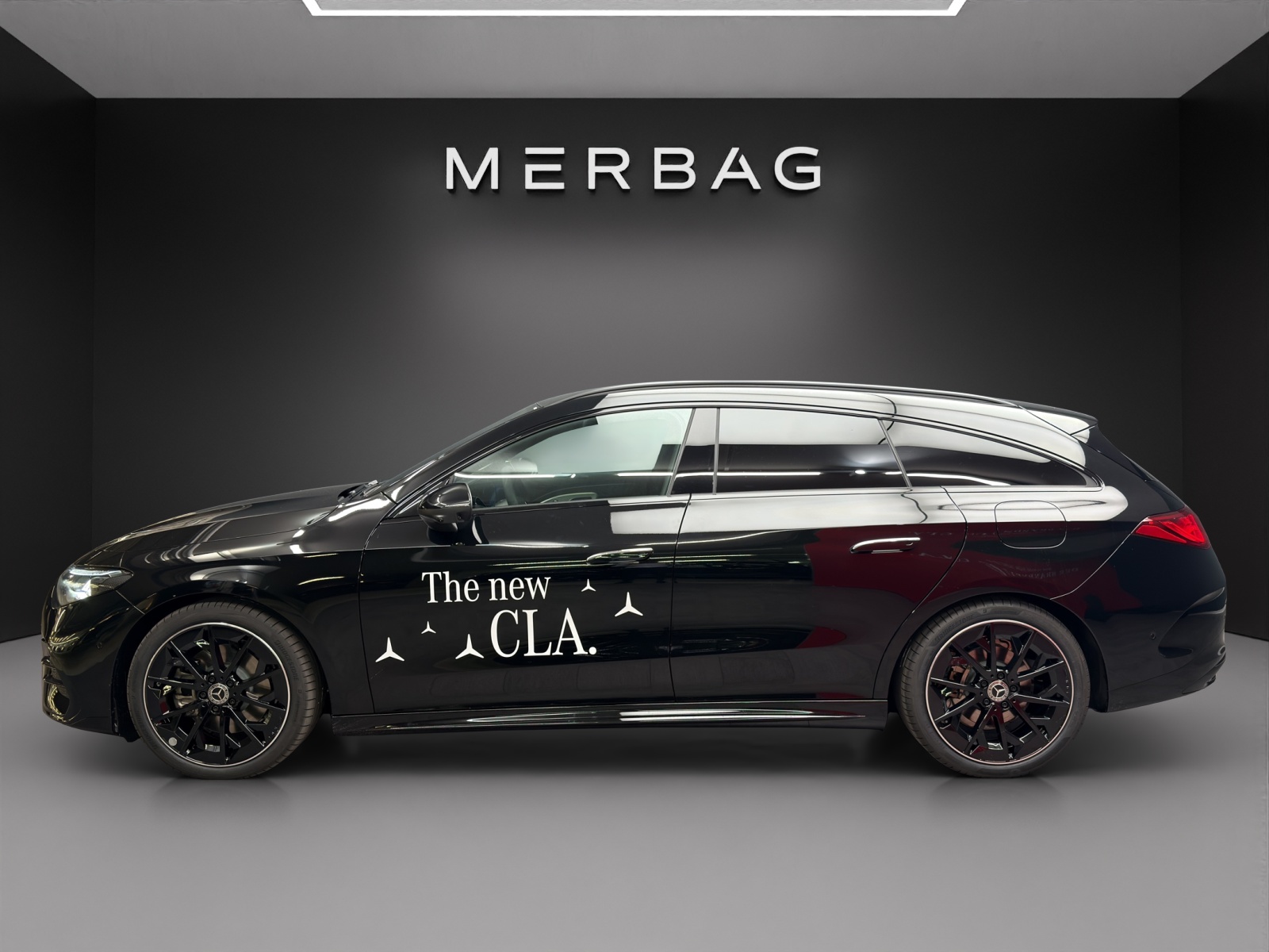 MERCEDES-BENZ CLA 220 4MATIC Shooting Brake-image-2