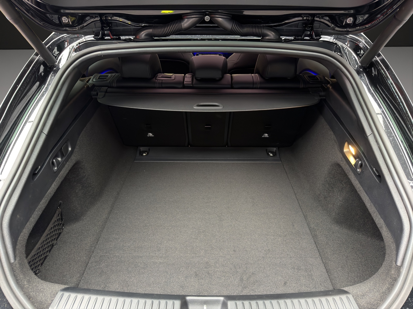MERCEDES-BENZ CLA 220 4MATIC Shooting Brake-image-10