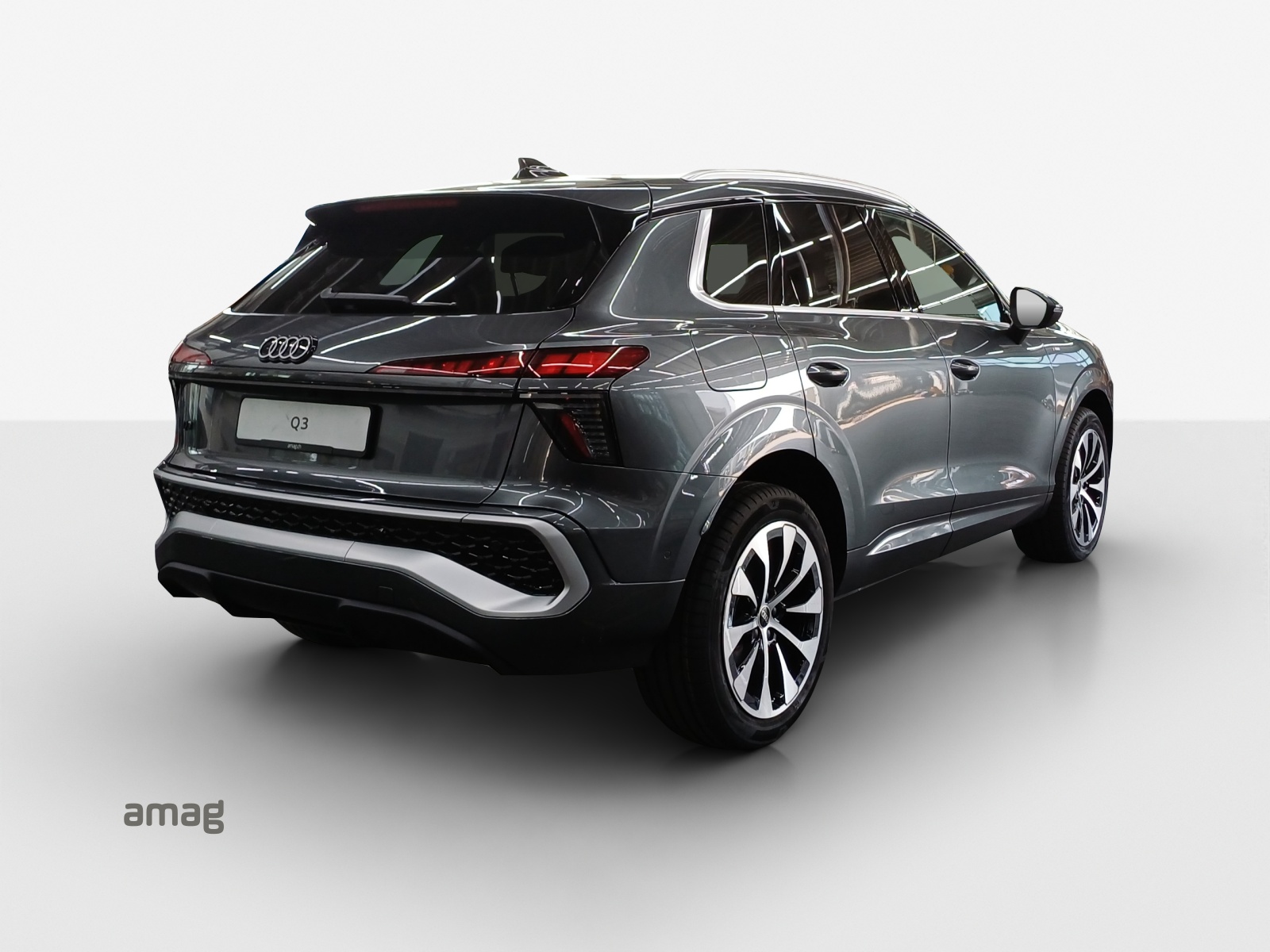 AUDI Q3 SUV 110 kW TFSI S tronic-image-4