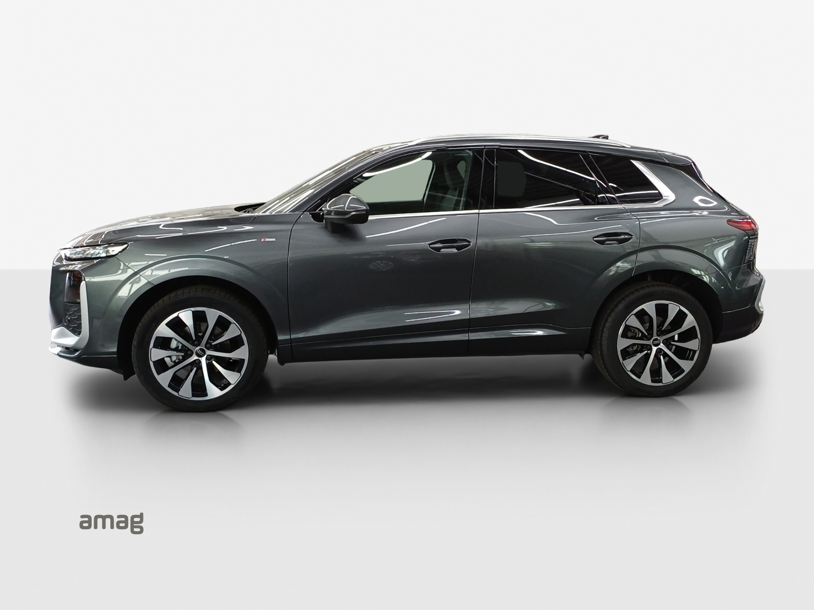 AUDI Q3 SUV 110 kW TFSI S tronic-image-1