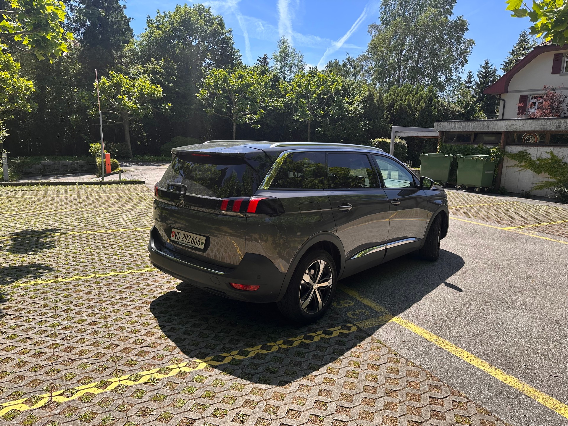 PEUGEOT 1.6 THP Allure-image-1