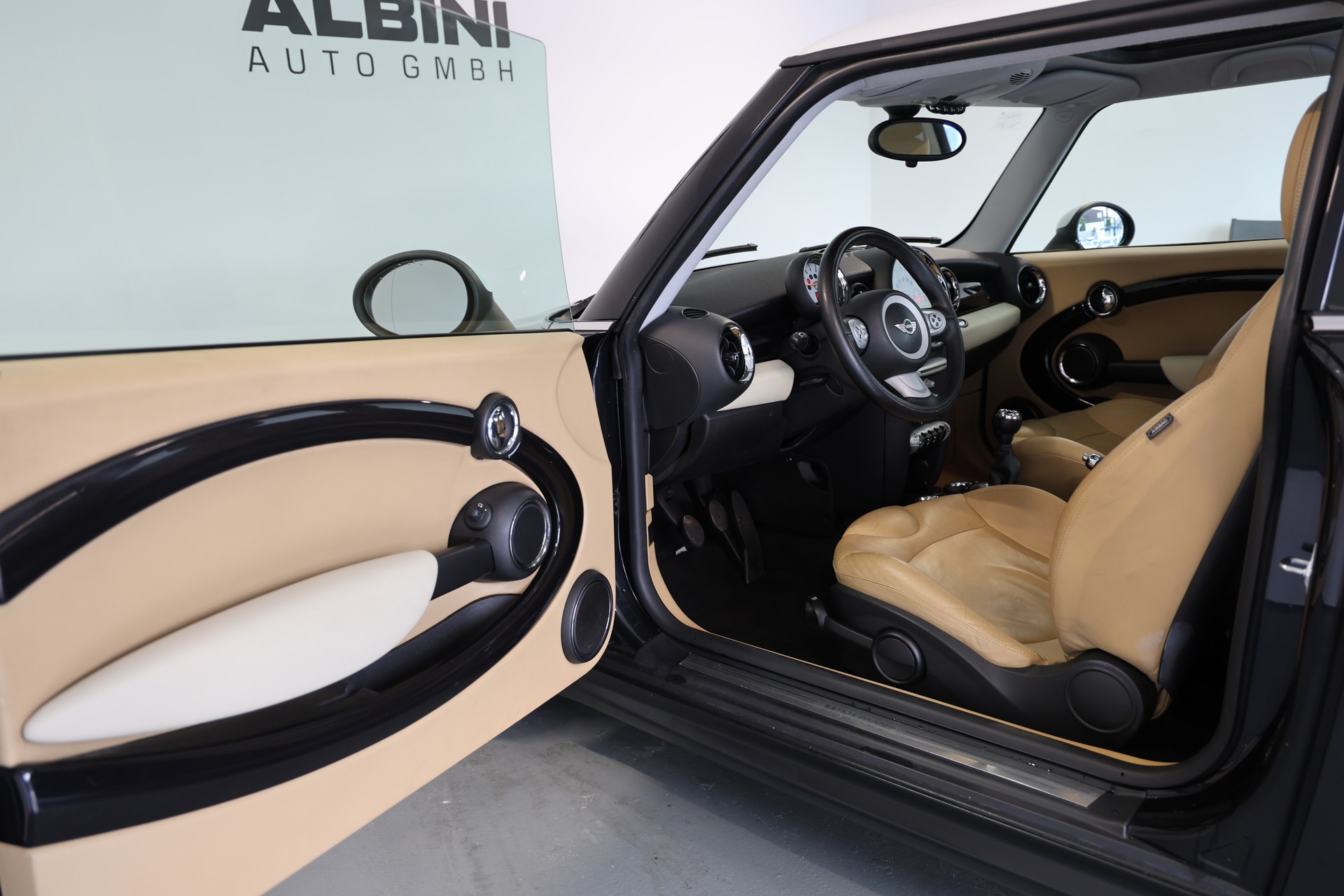 MINI Cooper-image-4