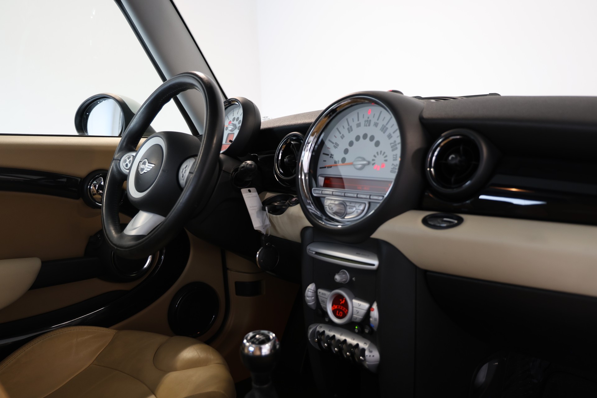 MINI Cooper-image-12
